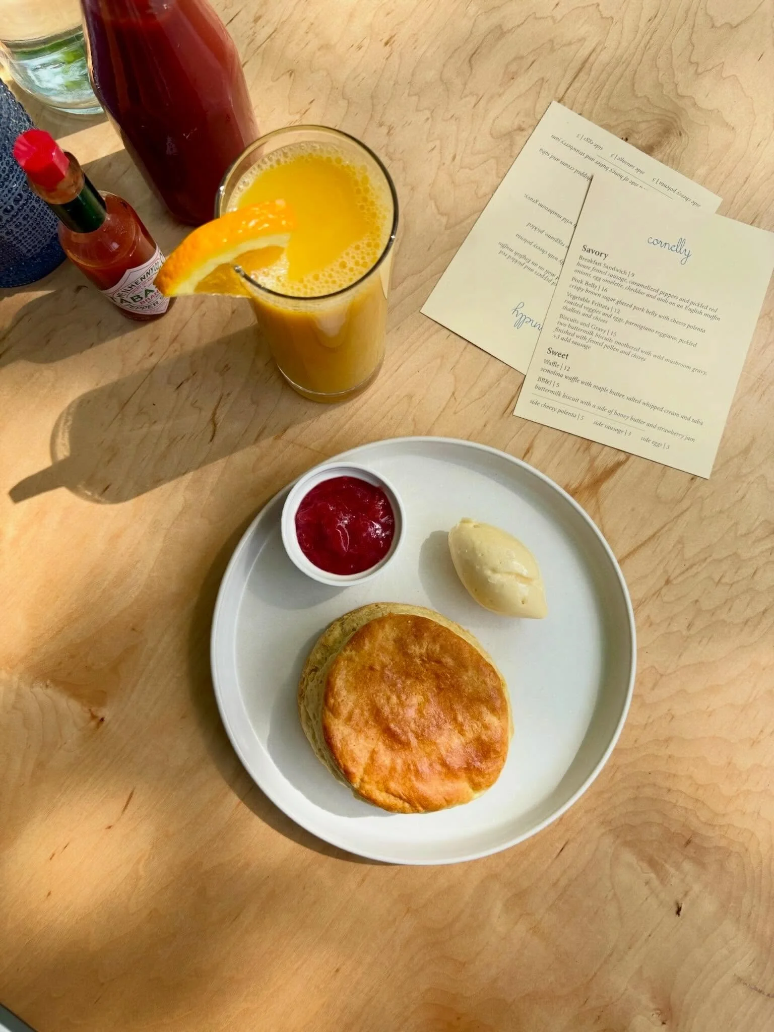 ⏰ Current brunch fav on Summit Ave is the BB&amp;J &mdash; biscuit, honey butter &amp;  strawberry jam &mdash; especially special alongside the pork belly. Doors open at 9a! 

Quick Stop in Queen Anne also 9a ⏰ Order online for take-out at both locat