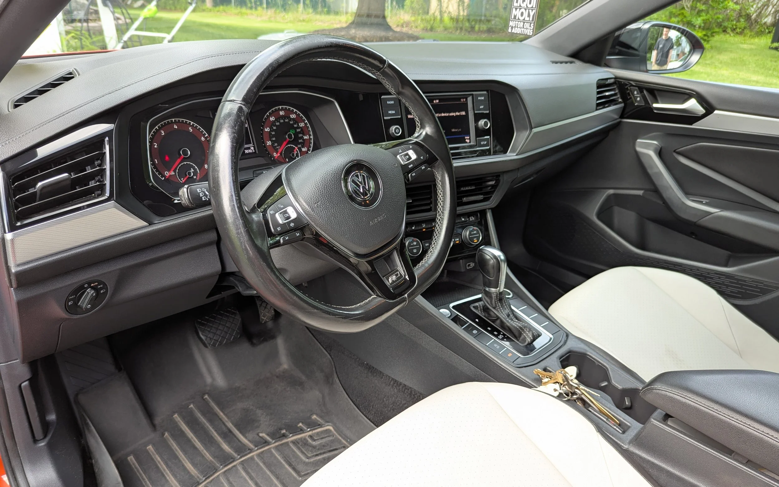 VW front dash drivers.jpg