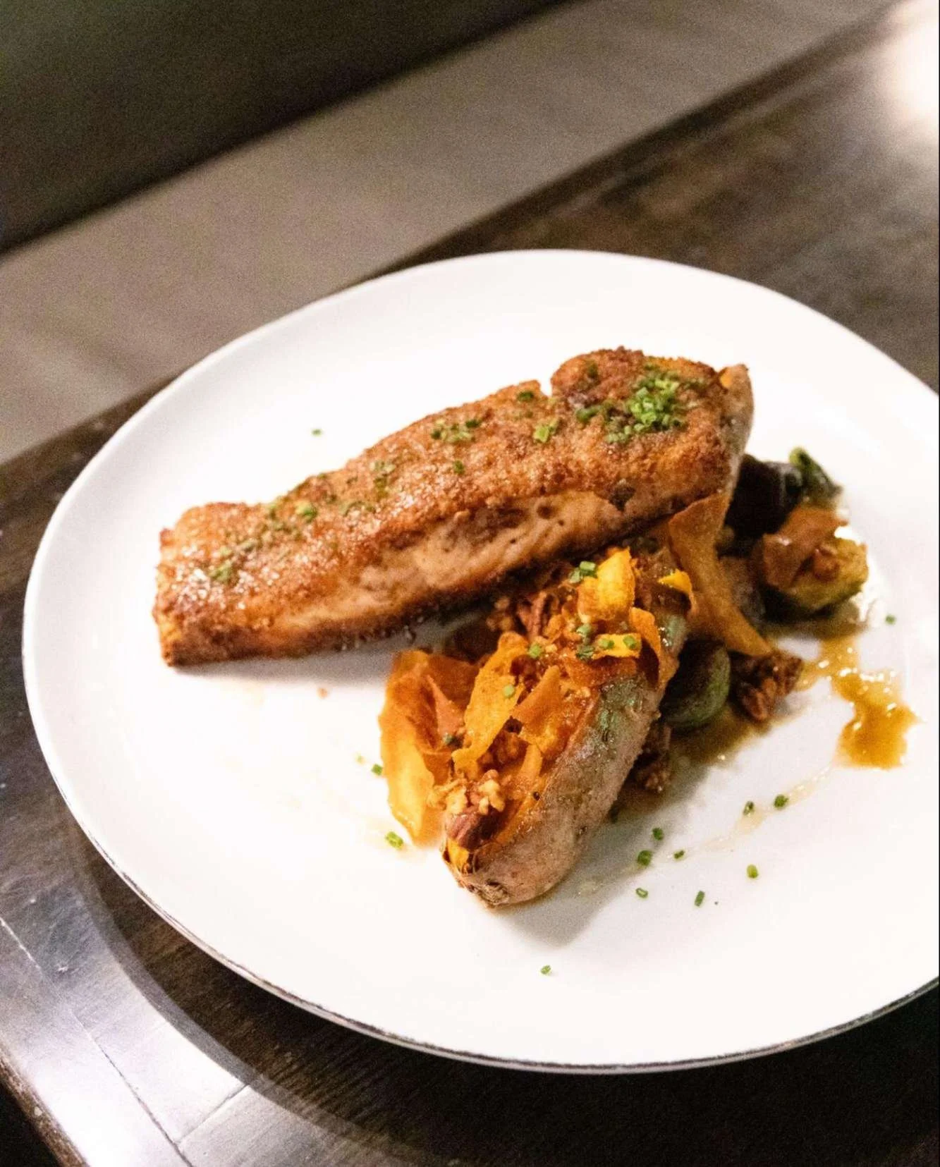 This one? Well, she&rsquo;s got all the fixin&rsquo;s you didn&rsquo;t know you needed 🤩

Pecan Salmon | maple miso roasted sweet potato, soy molasses brussels, honey horseradish dijon glaze