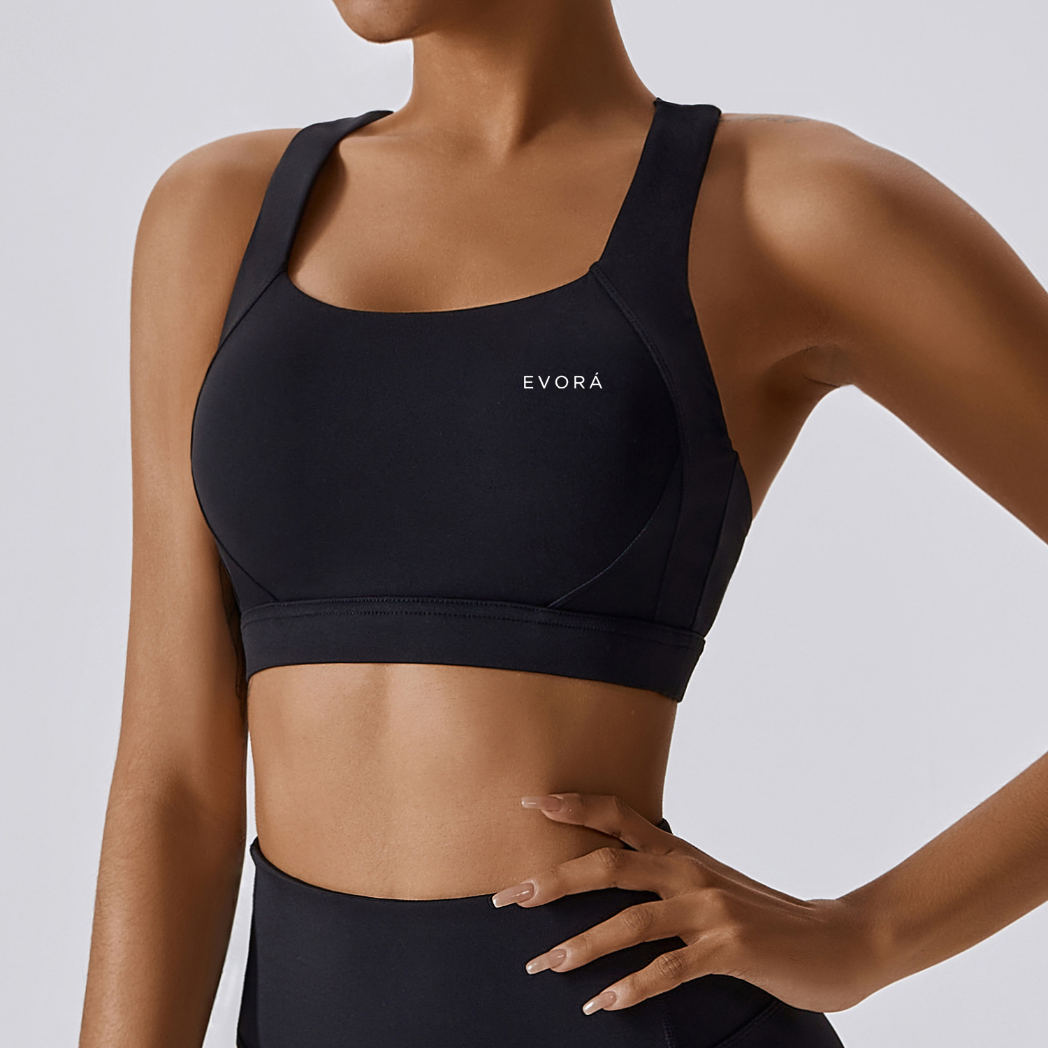 Evora Form Sports Bra — Black