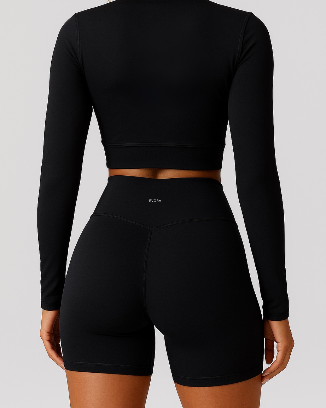 Evora Form Shorts — Black