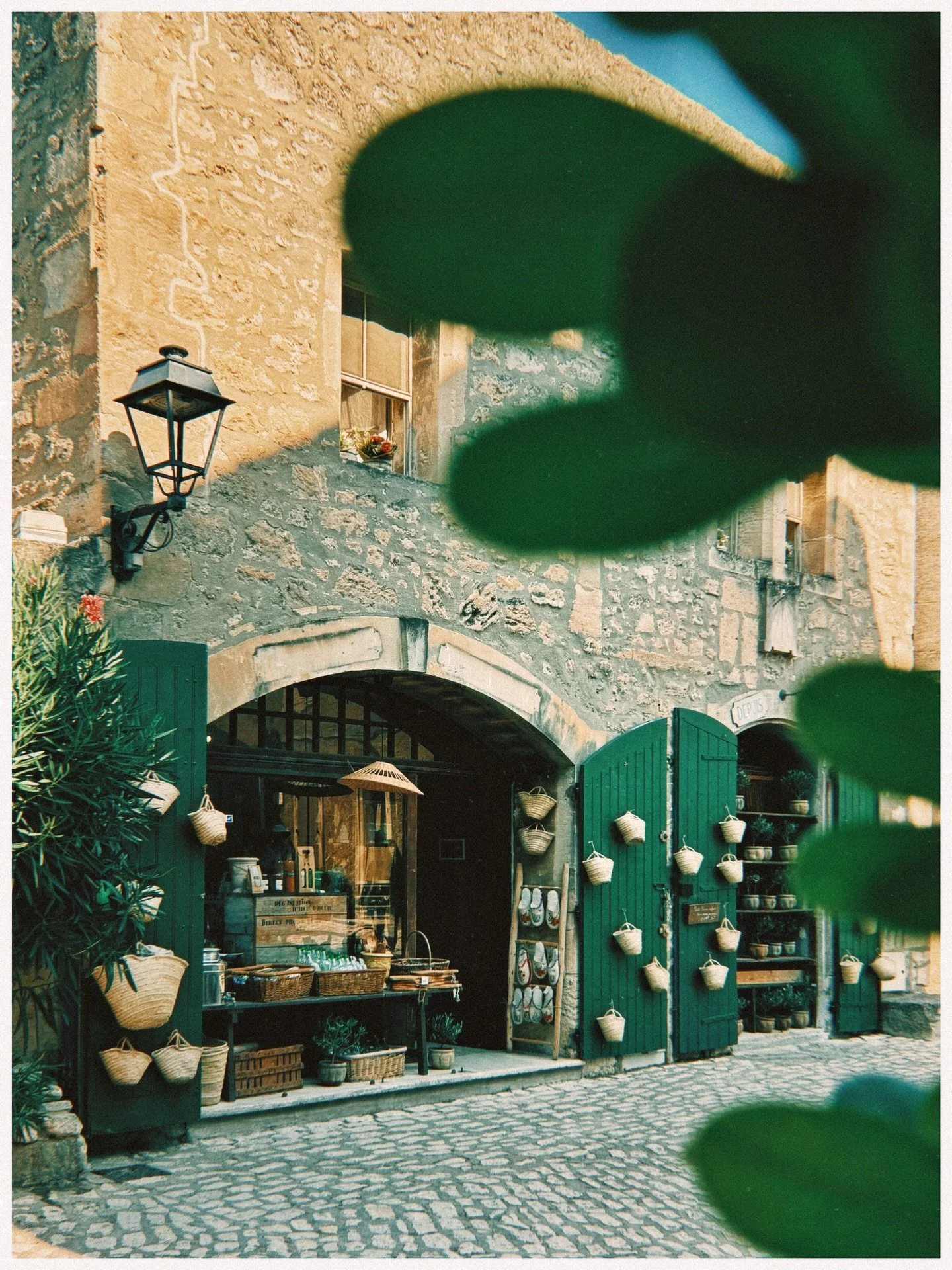 High on the Alpilles, views stretching to the Camargue. Stone ruins, art projected in quarries, olive oil smoother than most wine. Provence showing off, as usual.

Not just another stop, one of those places that lingers. The wine? Let&rsquo;s just sa