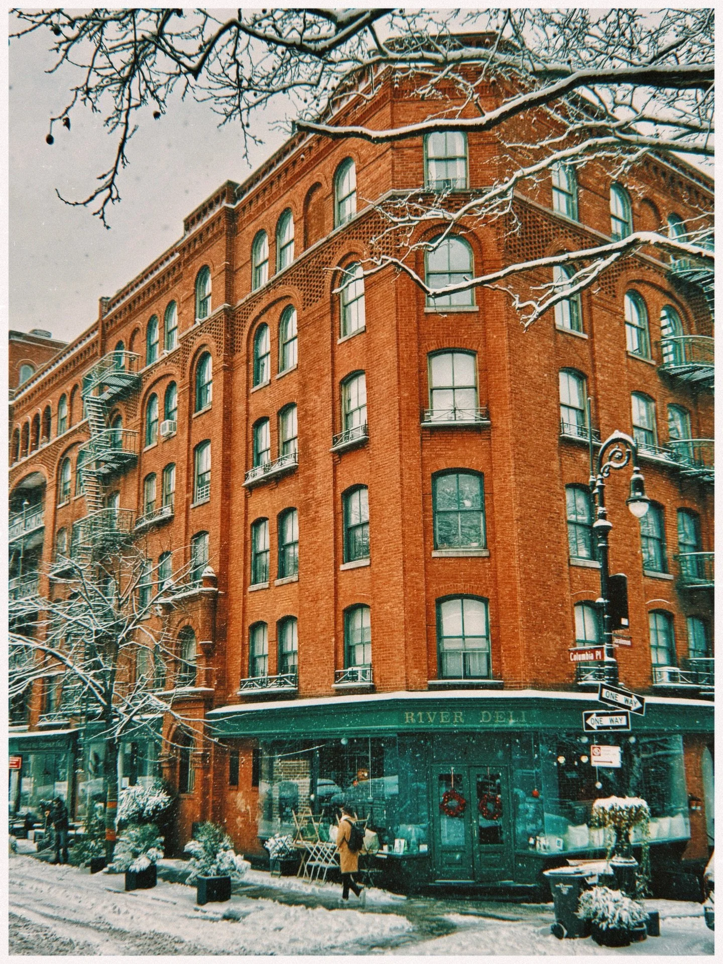 Xmas weekend in Brooklyn. 

#nyc #brooklyn #shotoniphone