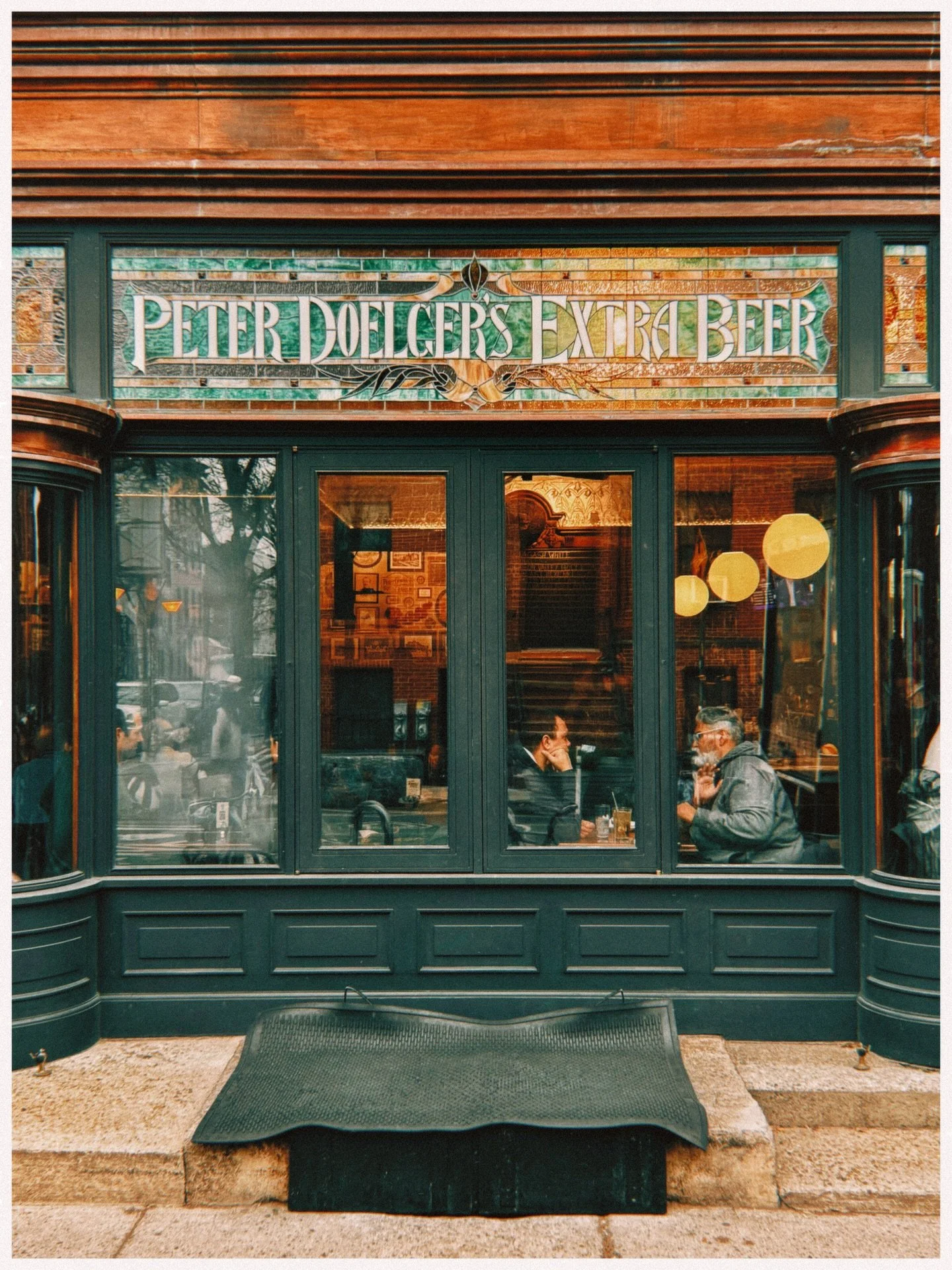 Weekend things at @teddysnyc. That shrimp and grits is 🔥. 

#nyc  #eeeeeats #shotoniphone