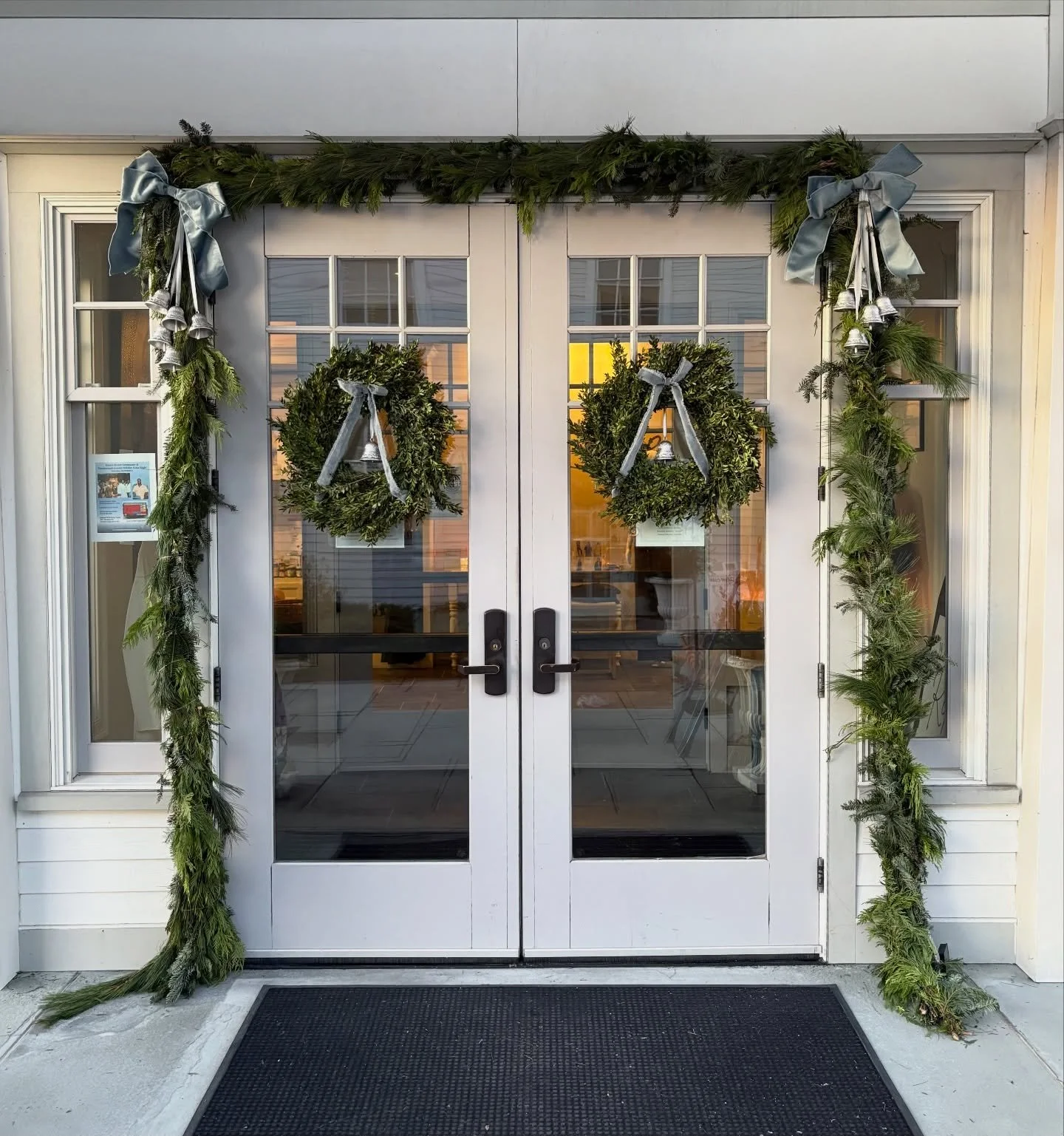 Still not emotionally (or physically) recovered from this incredible project! When @releasewellbeingcenter asked me to decorate their historic Nathan Fisher House AND new Sanctuary building I knew this install had to be extra special. For the Nathan 