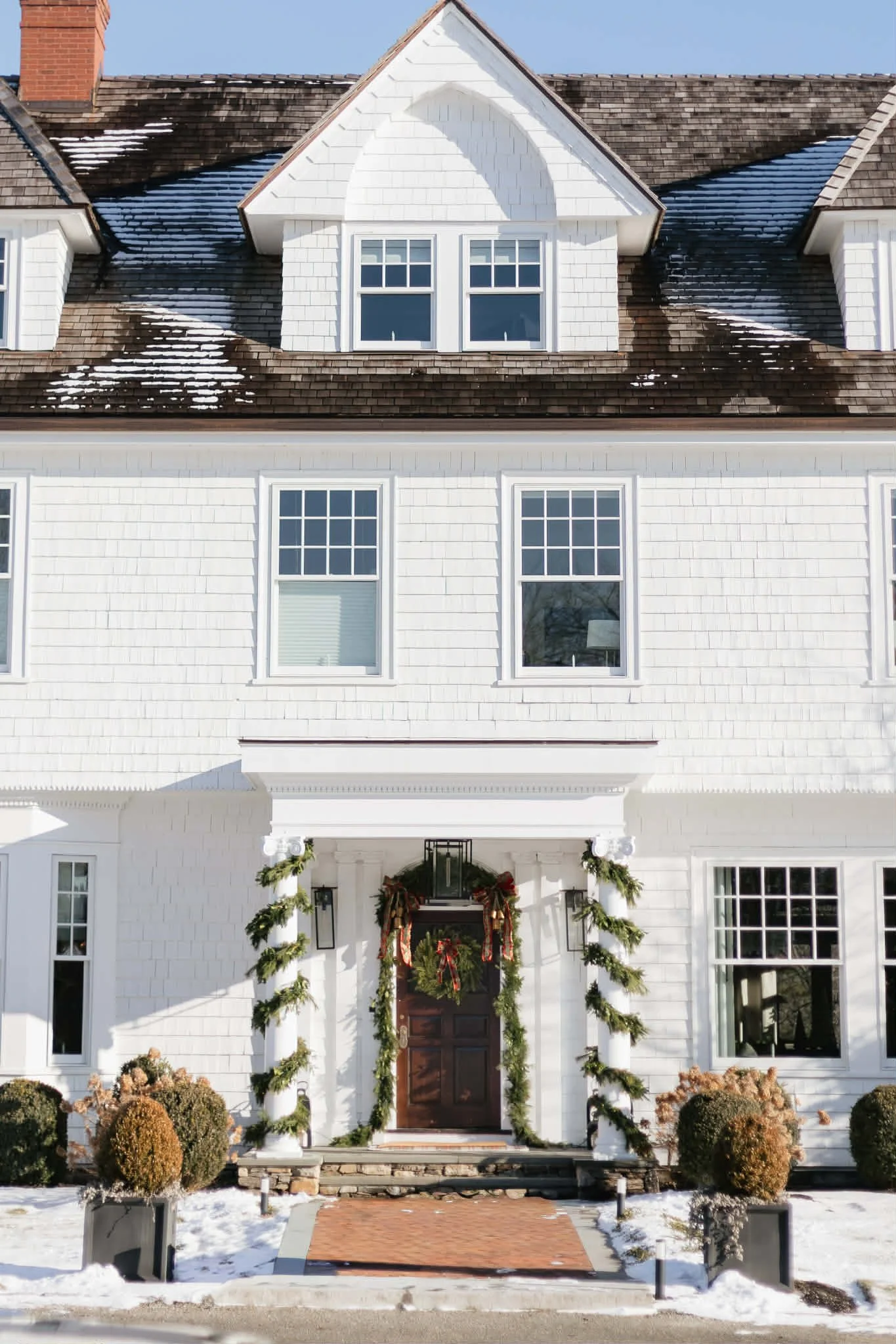 Southborough MA holiday decor service