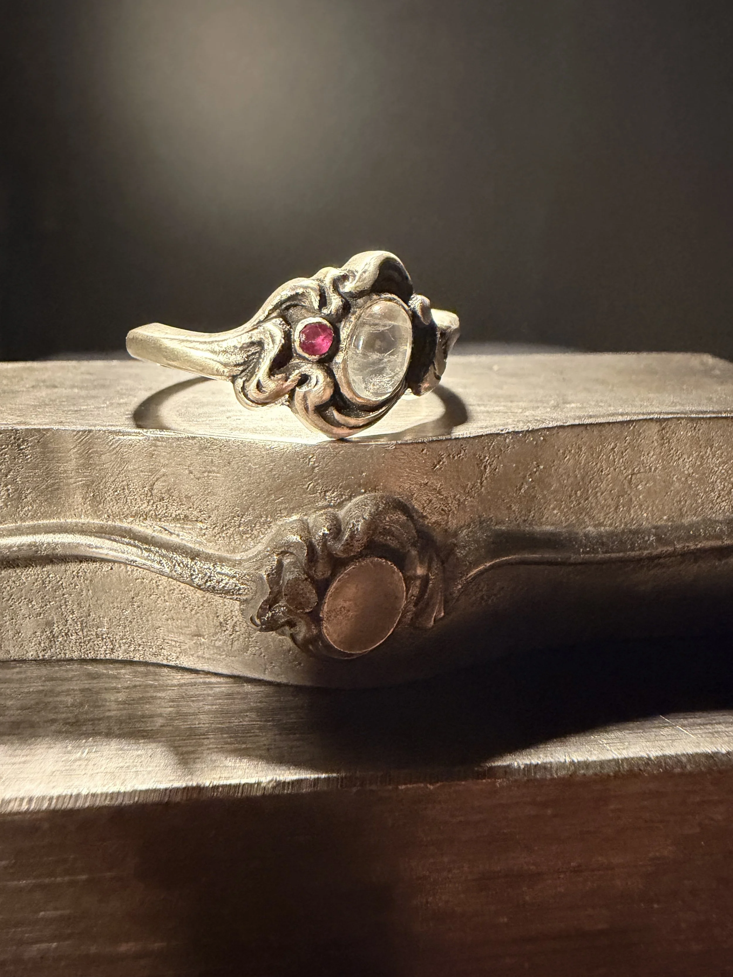 Nouveau Ring