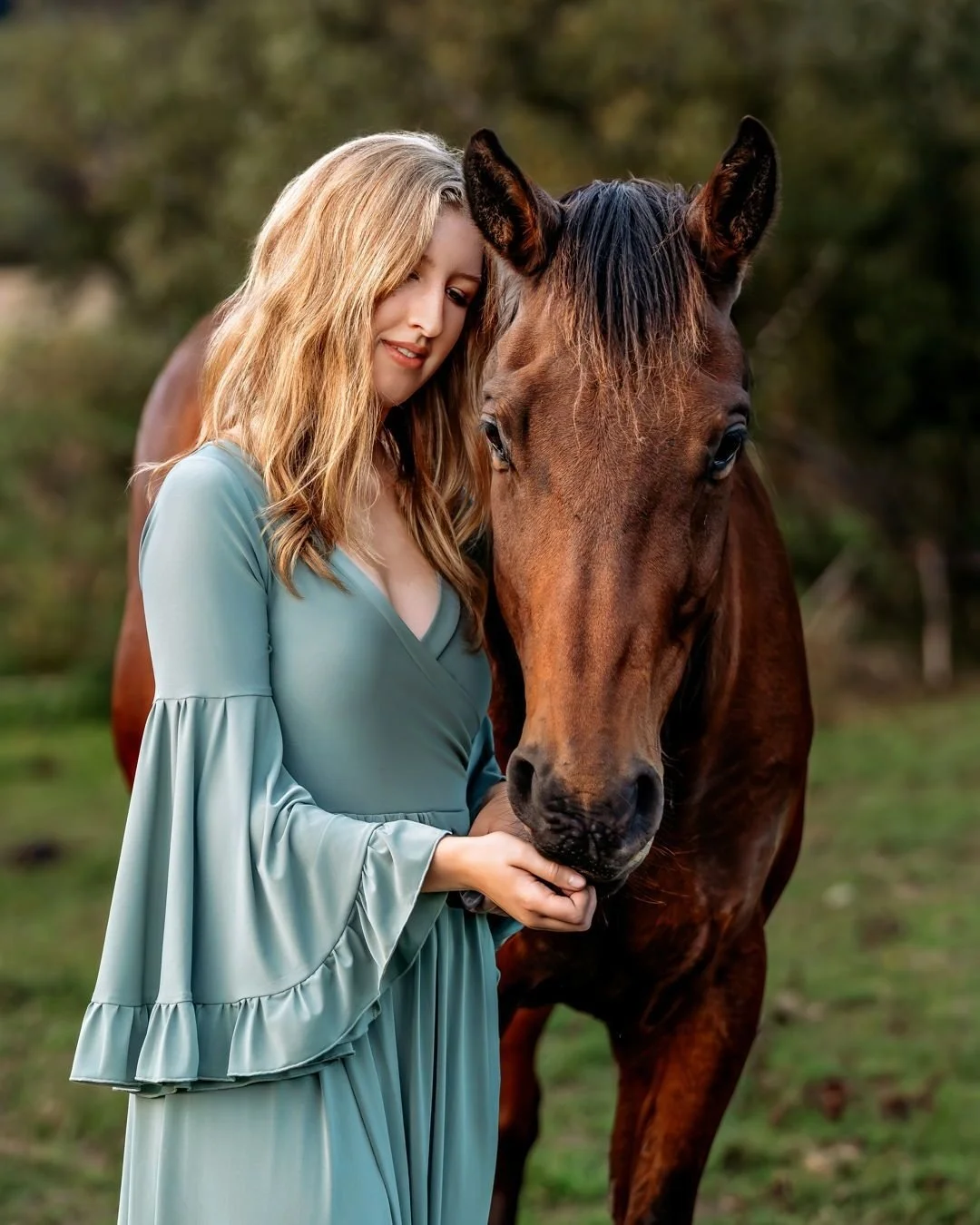 Equine photography isn&rsquo;t just about portraits, it&rsquo;s about preserving the connection, the trust, and the story you&rsquo;ve built together. 
.
EverAfterPhotographyPNW.com
#PNWEquestrian #WashingtonEquestrian #PNWEquestrianPhotography #GigH
