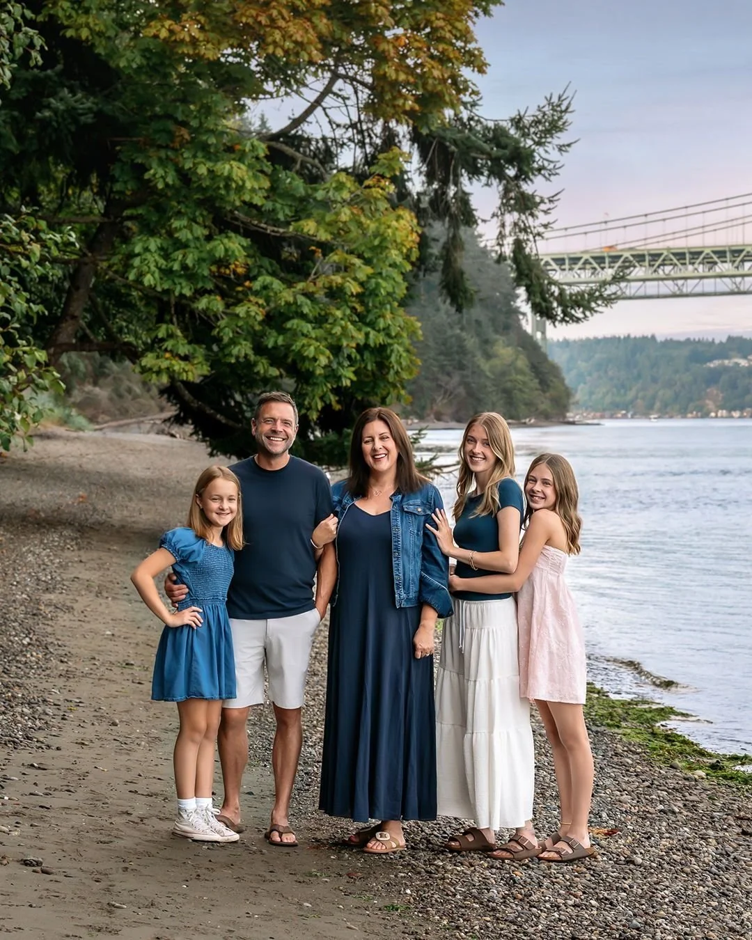 Starting with just the two of them, then the whole family. These in-between moments are always my favorite. 
#gigharborfamilyphotography #Familybeechtime #Gigharbor