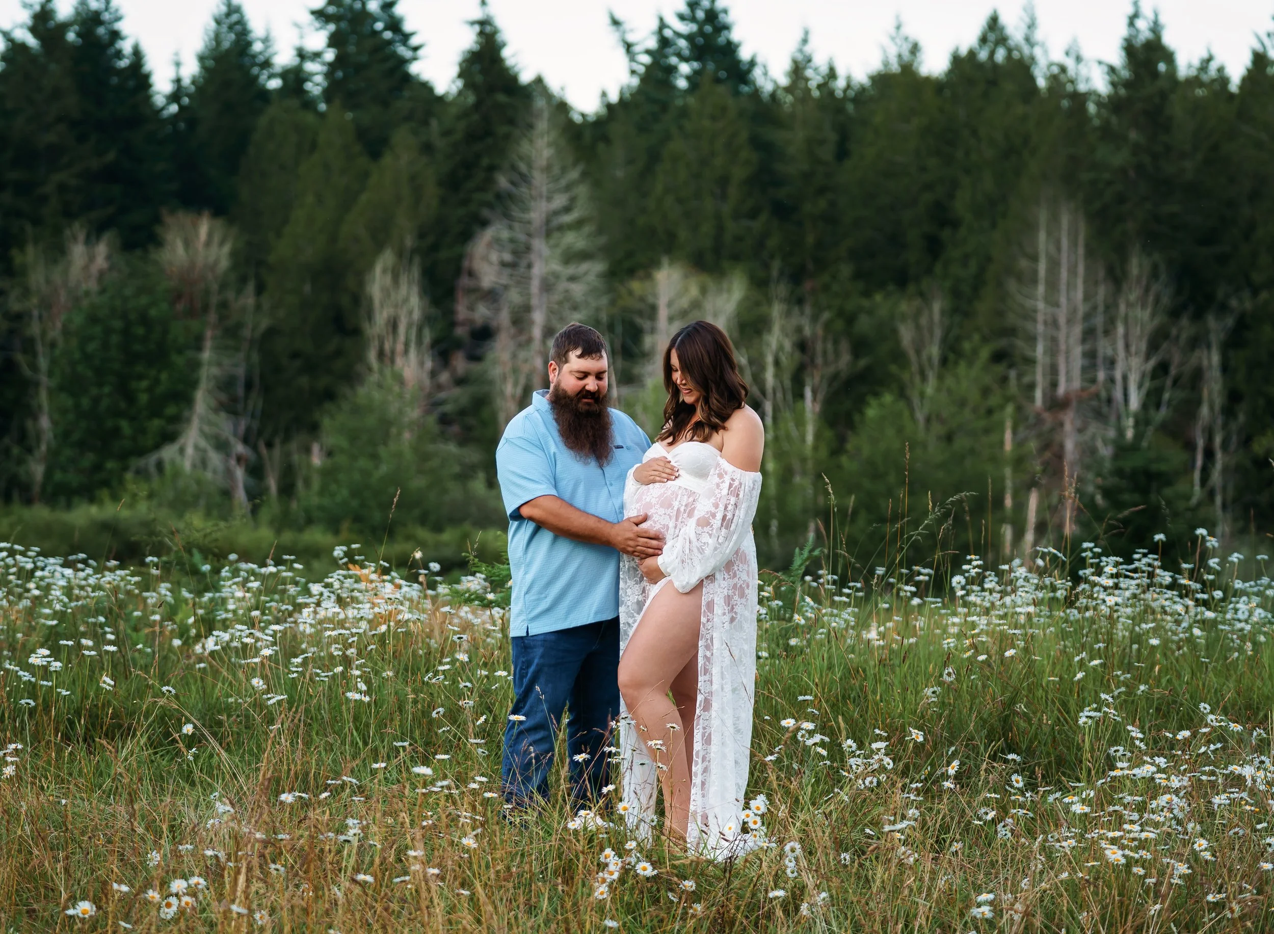 Maternity photographer Bremerton.jpg