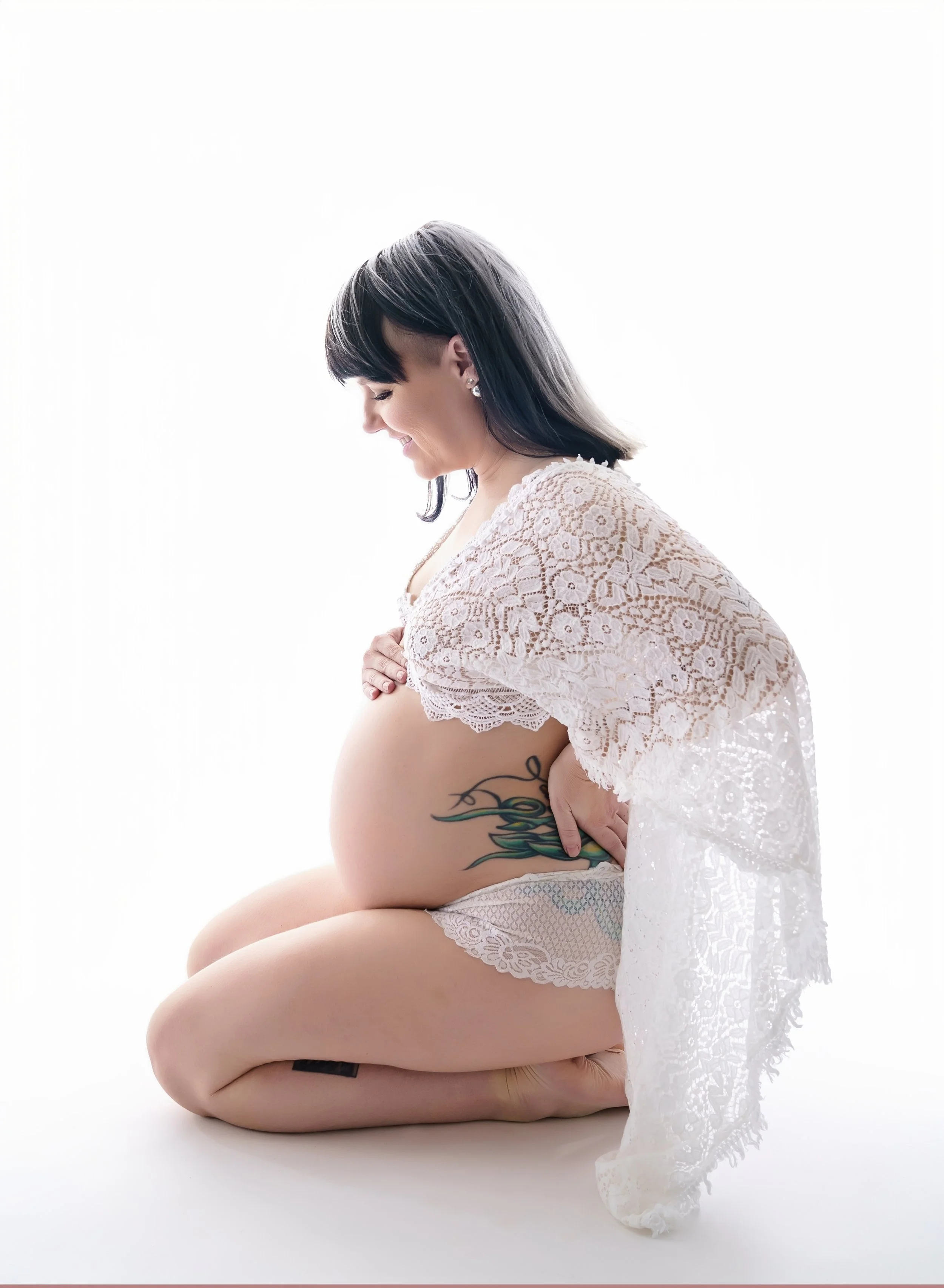 Maternity photographer Port Orchard.jpg