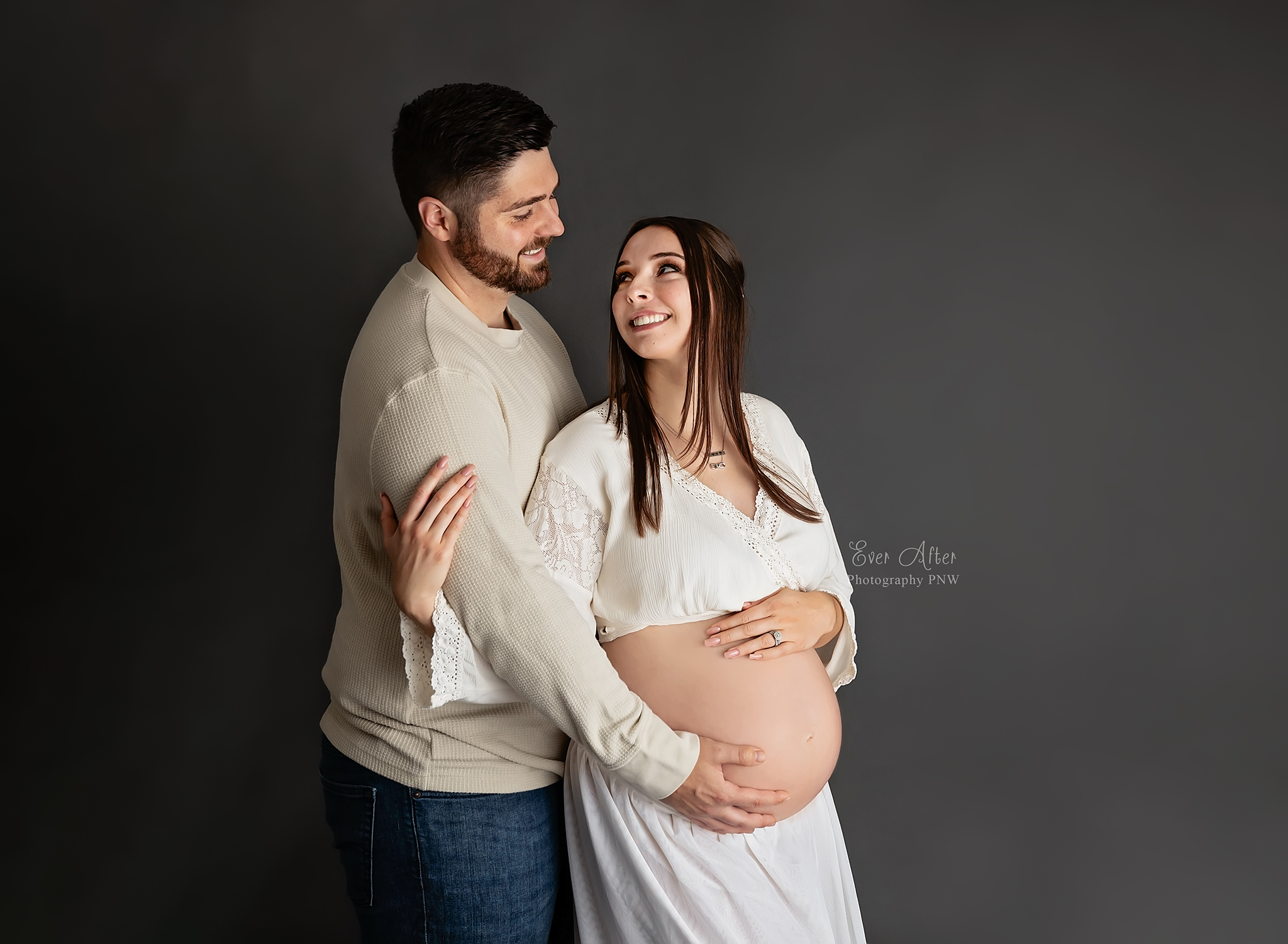 Maternity photographer Bremerton.png