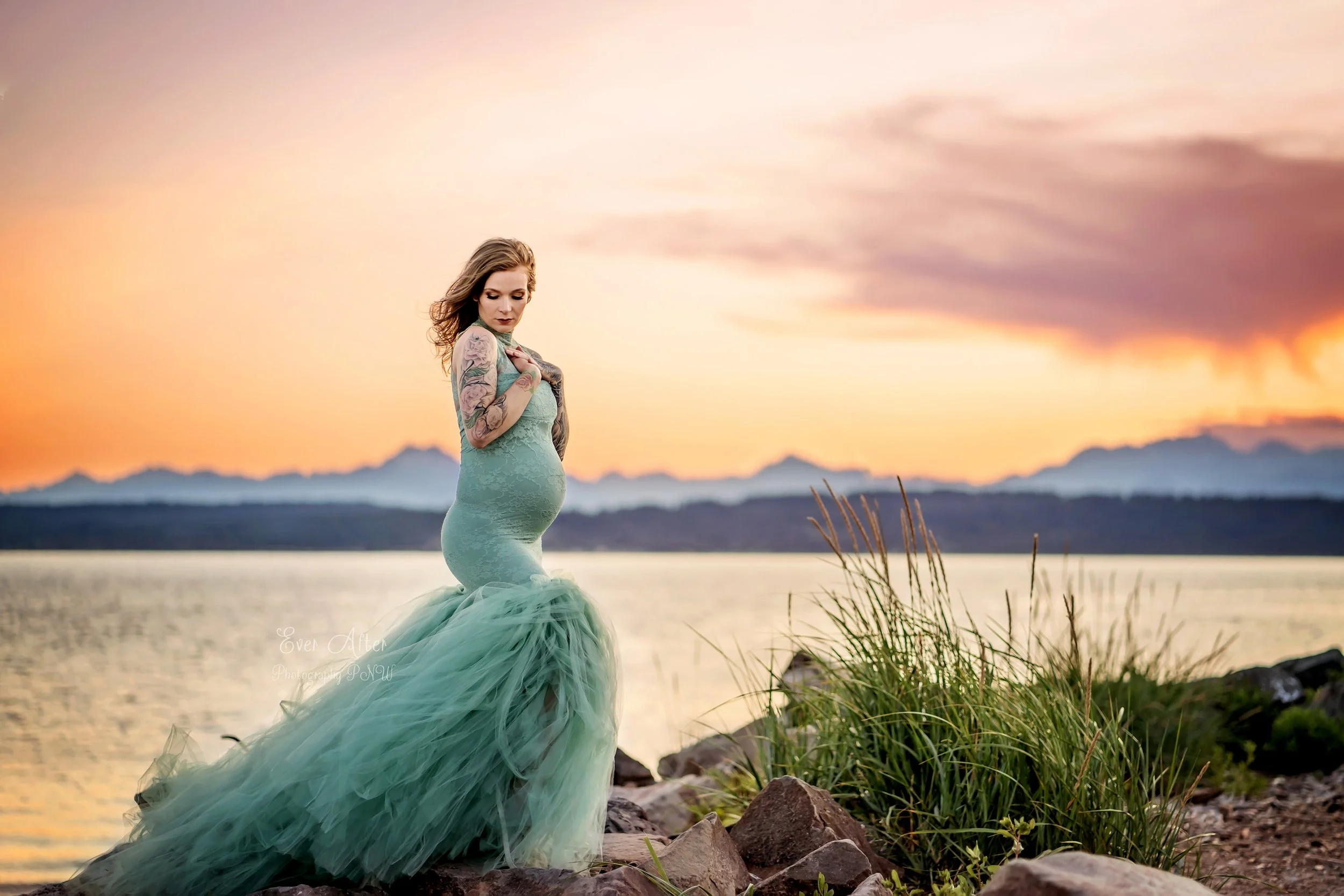 Maternity photographer seattle.jpg