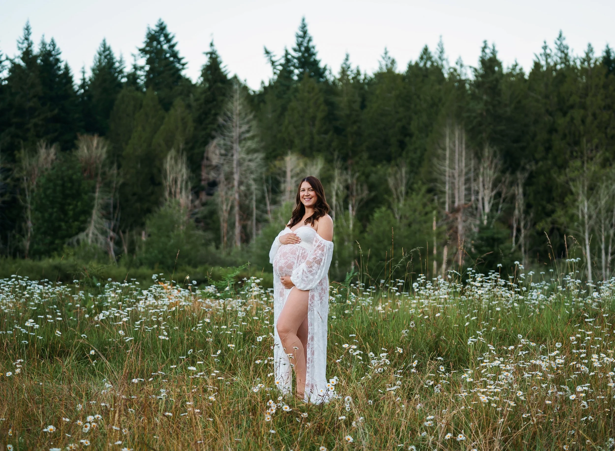 Maternity photographer Puyallup.jpg
