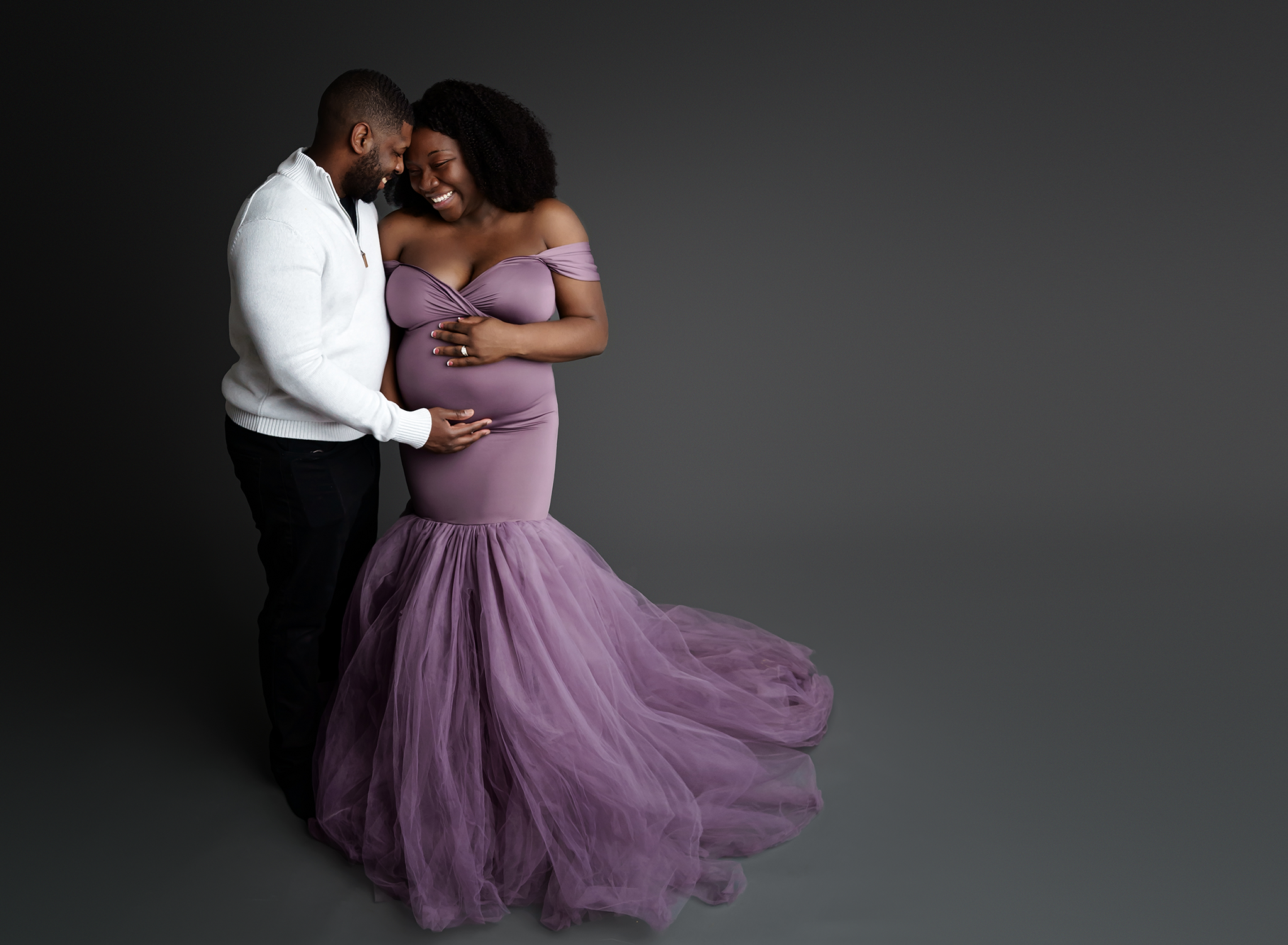 Maternity photographer Puyallup.png