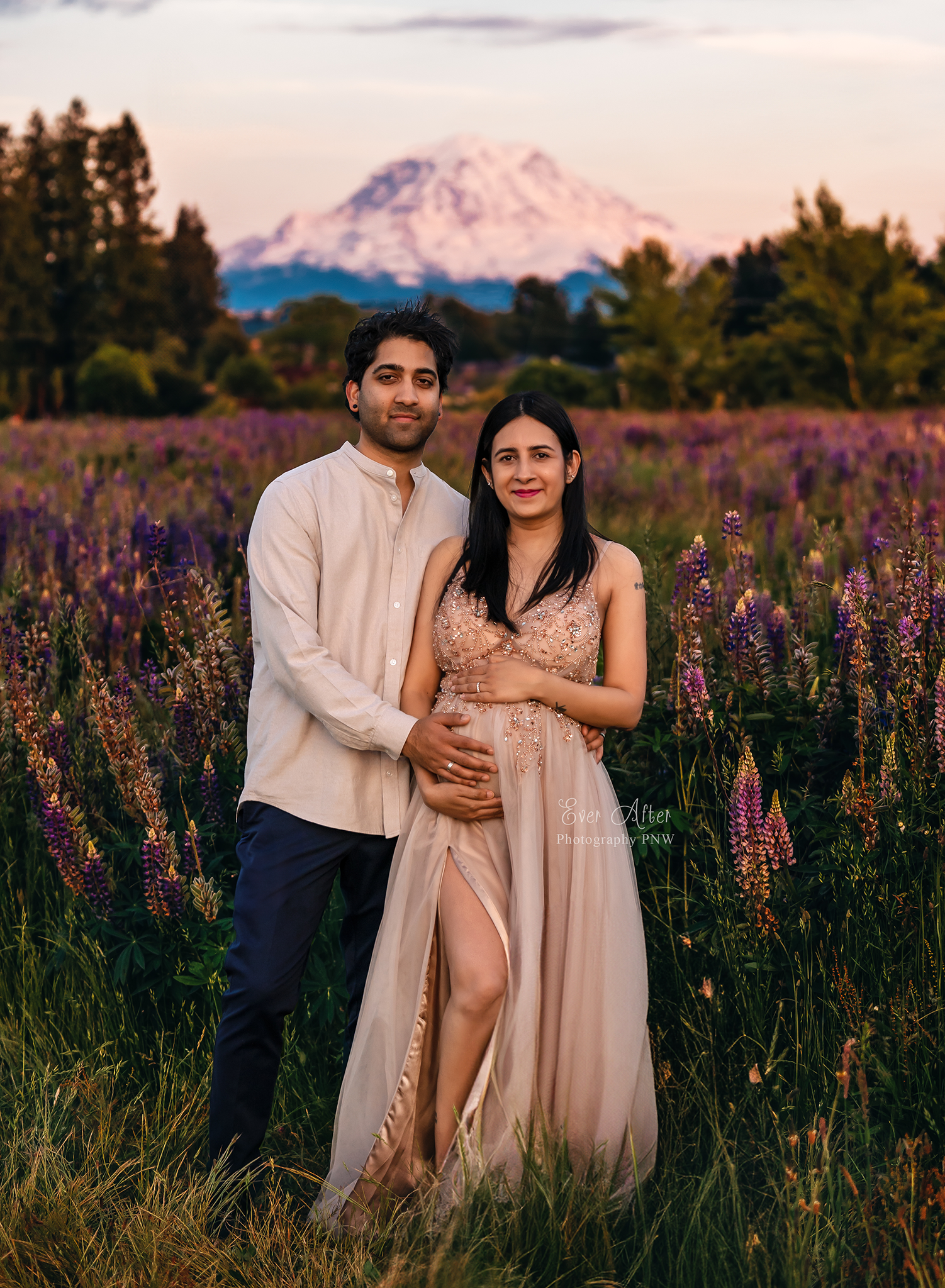 Maternity photographer Puyallup.png
