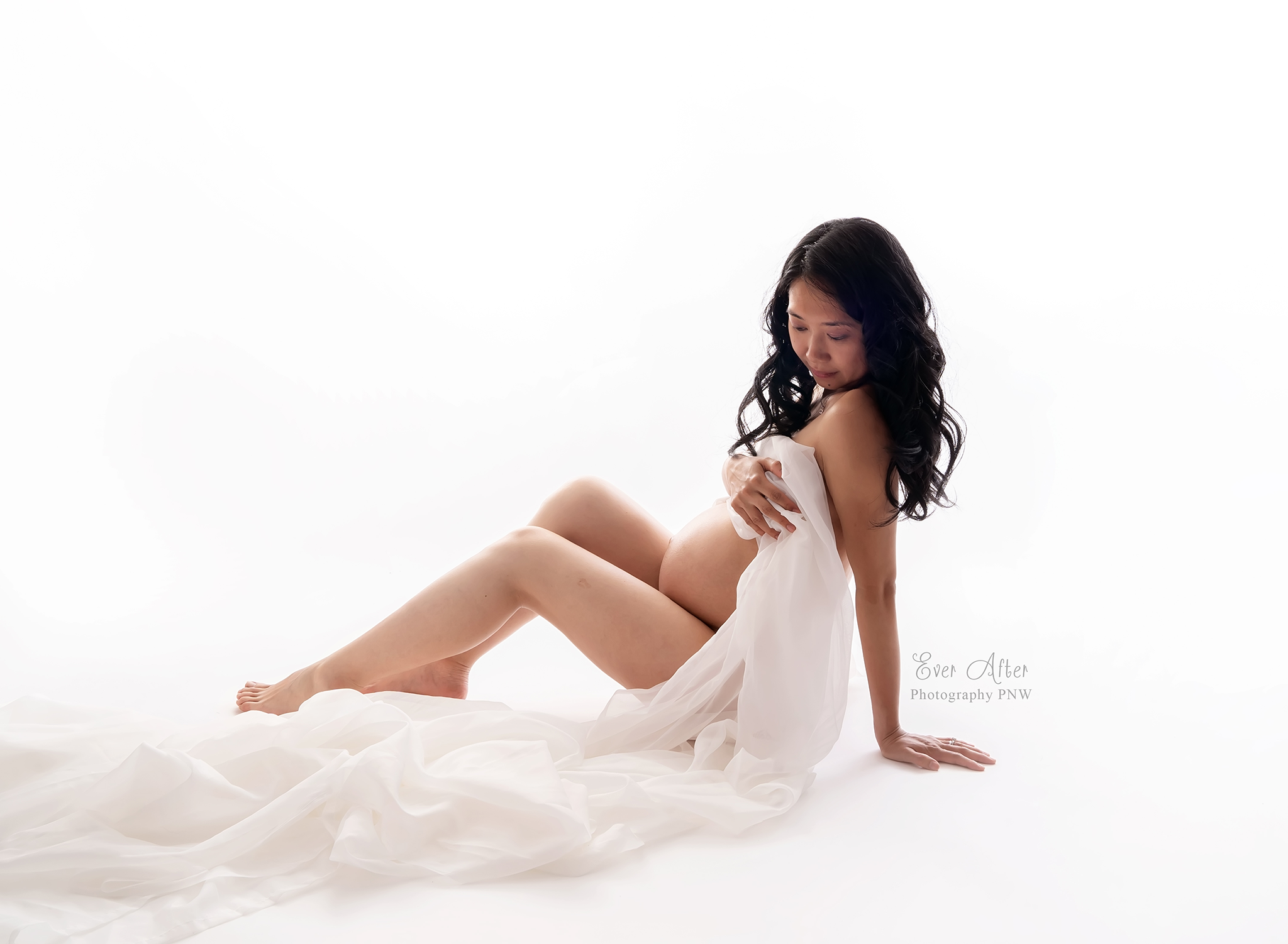 Maternity photographer Bremerton.png