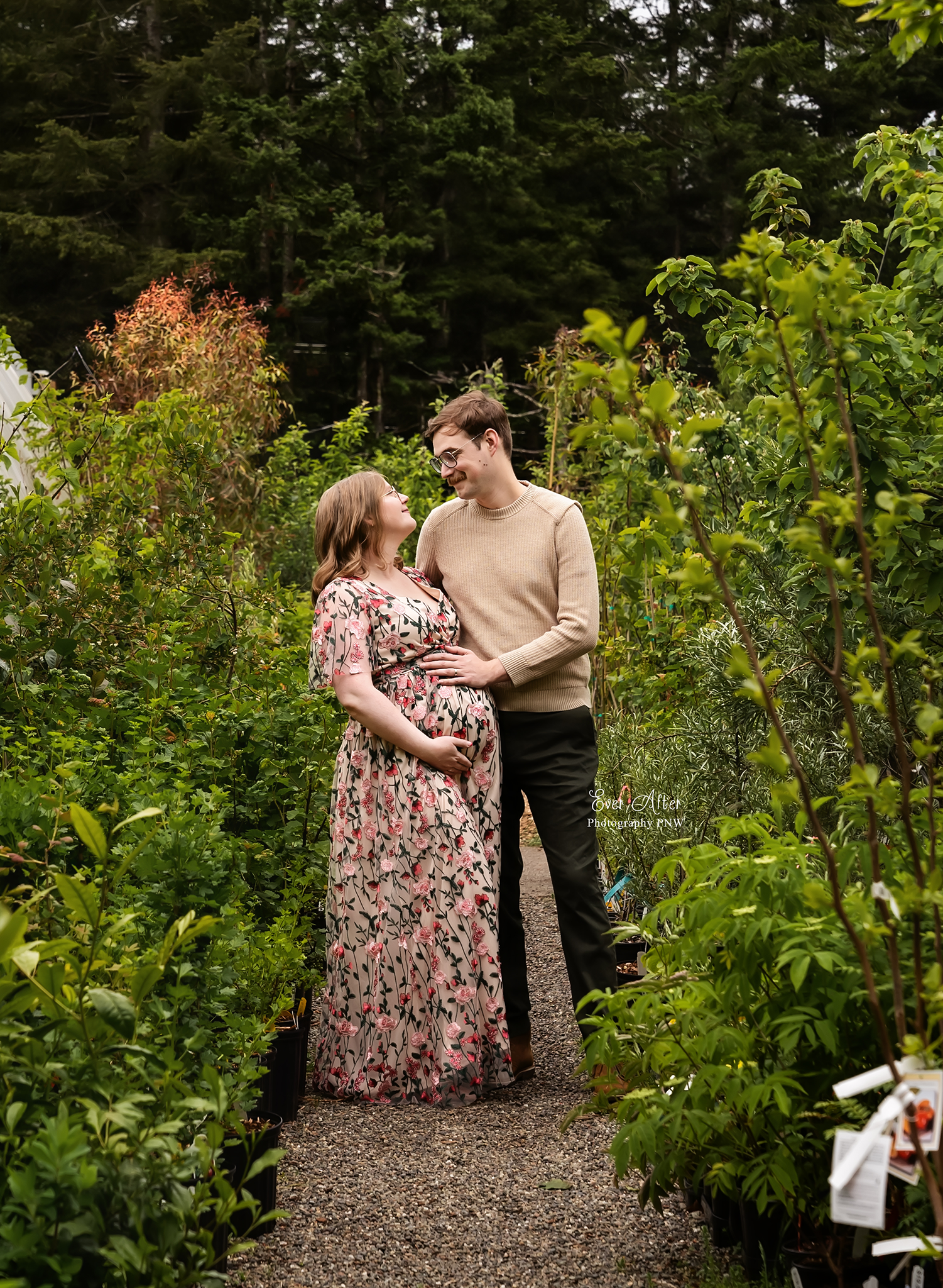 Maternity photographer gig harbor.png