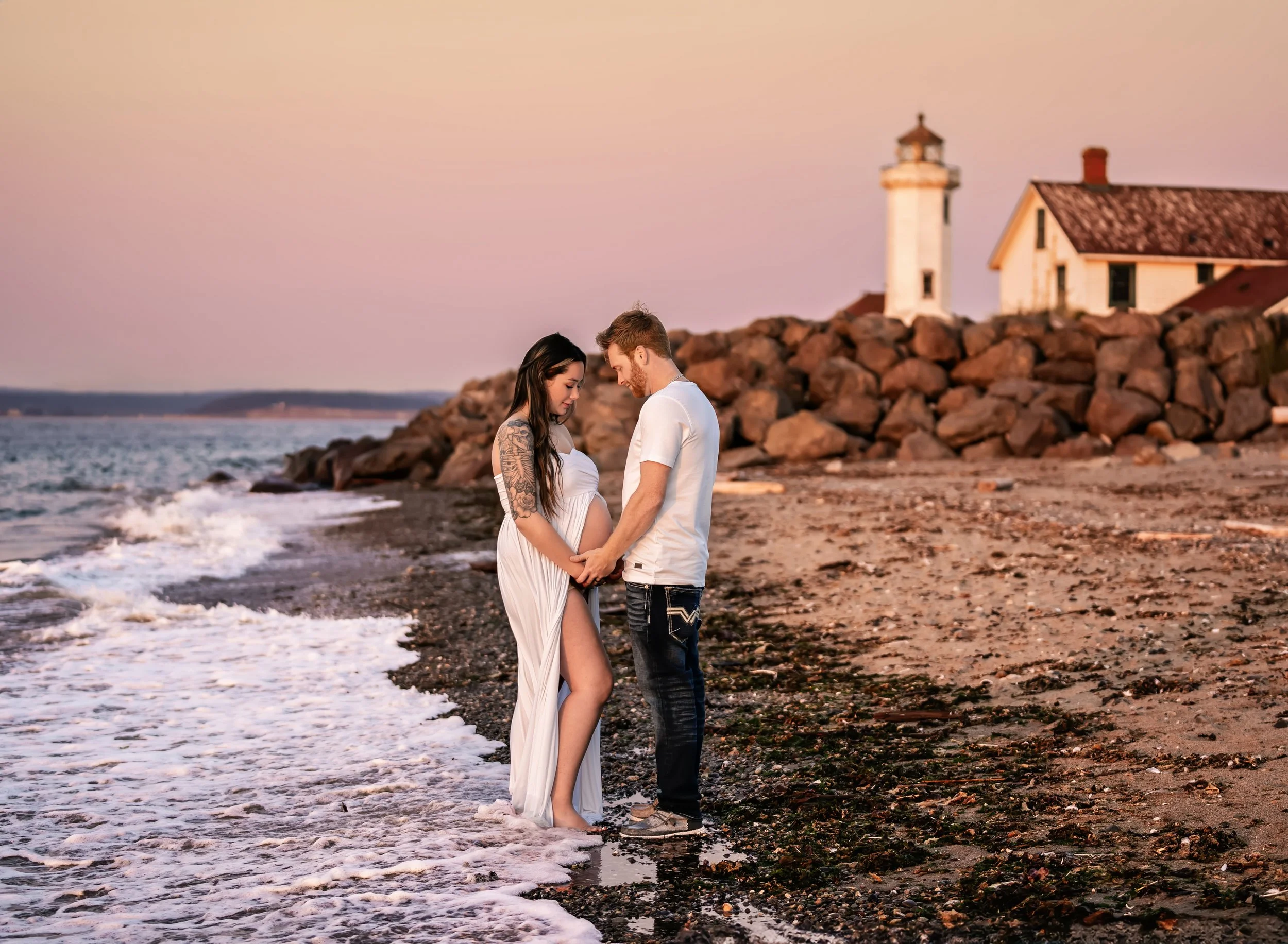 Maternity photographer Tacoma.jpg