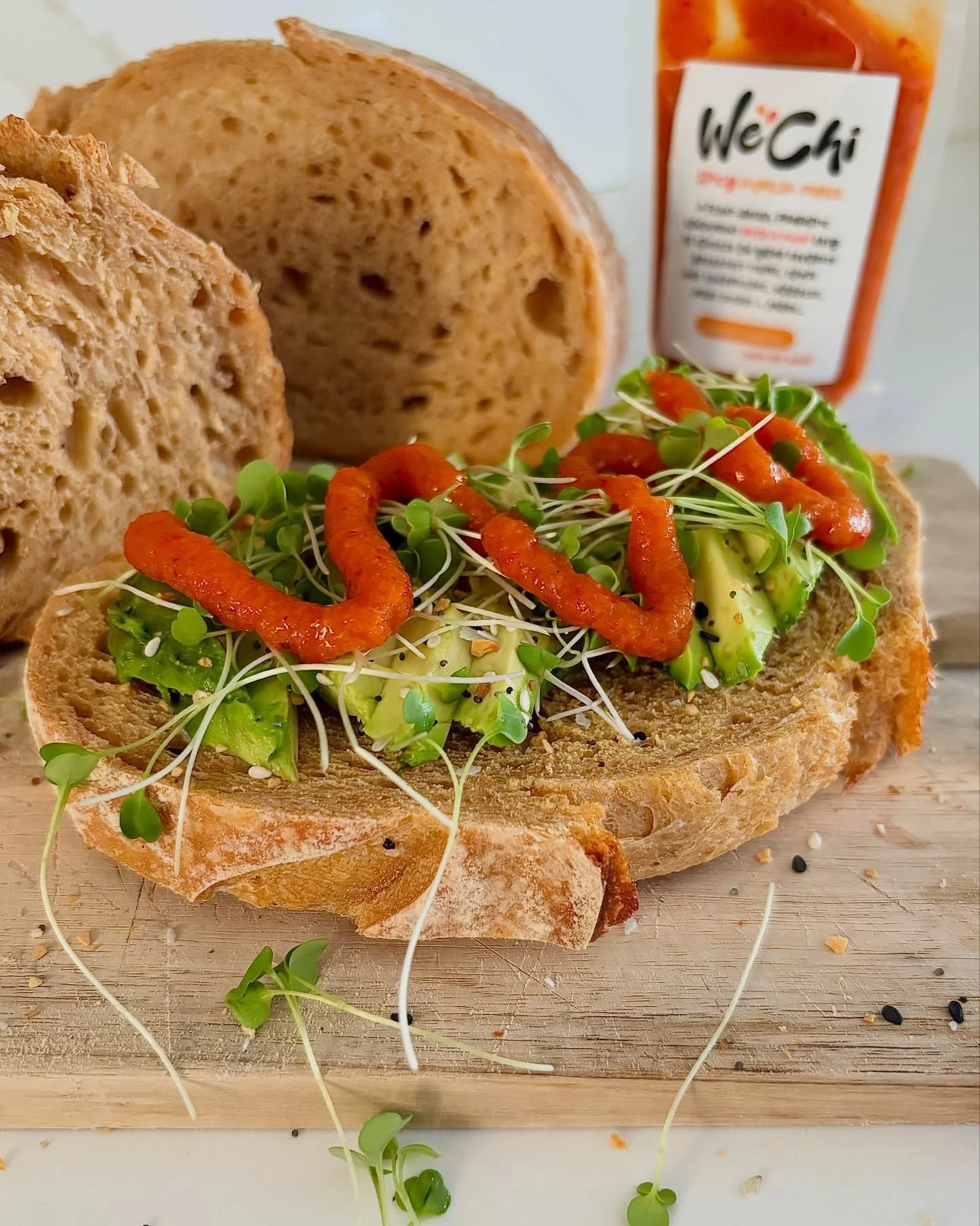 Hello Monday, brought to you by 🍞🥑🌱🌶️✨ 

Kicking off the week with this healthy and delicious collaboration: 

- Toasted Sourdough (made w/spicy kimchi brine) by @deliciousdough_slo
- Sliced @ca_avocados
- @traderjoes Everything But the Bagel sea