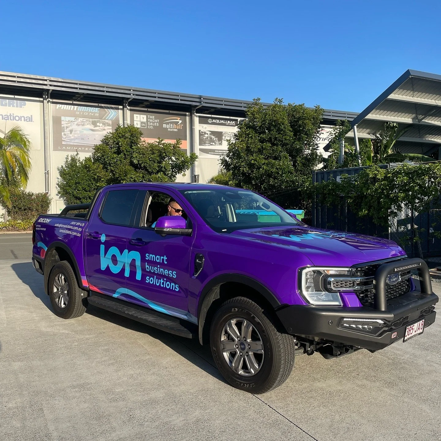 Full colour change and graphics overlays on this new ranger for @printimagesigns. Got this done in 3 days 🤙 
Using 3M metallic
