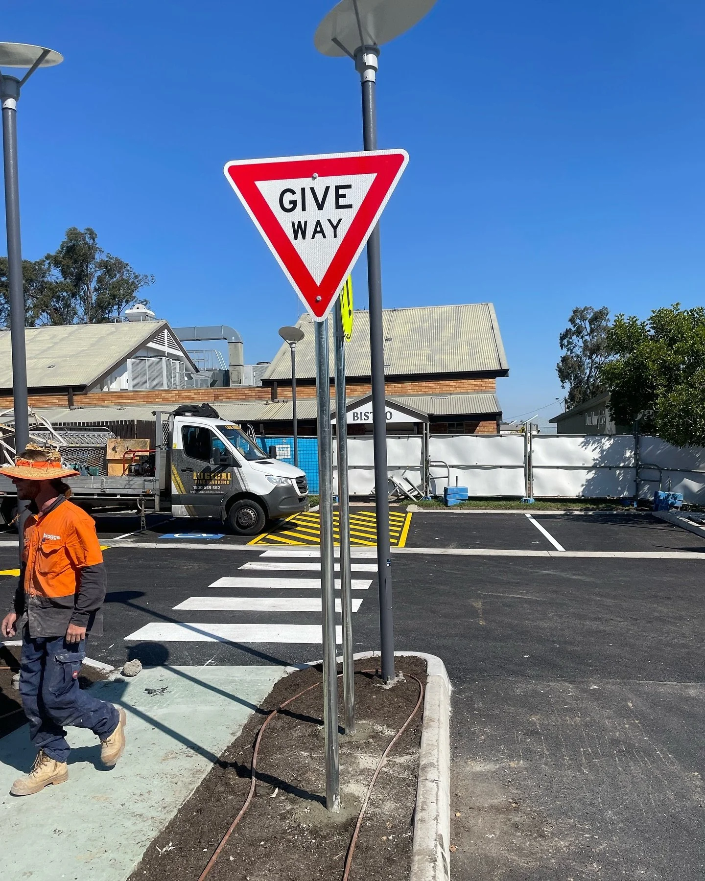 Over 15 car park signs installed on site for @braggs.signage last week! Managed to get these done in only a day and a half. 
I am operating with a white card and Public Liability Insurance