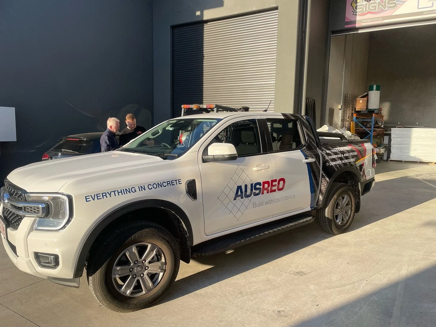 New fleet decals for Aus Reo turned out sweet. @linksigns