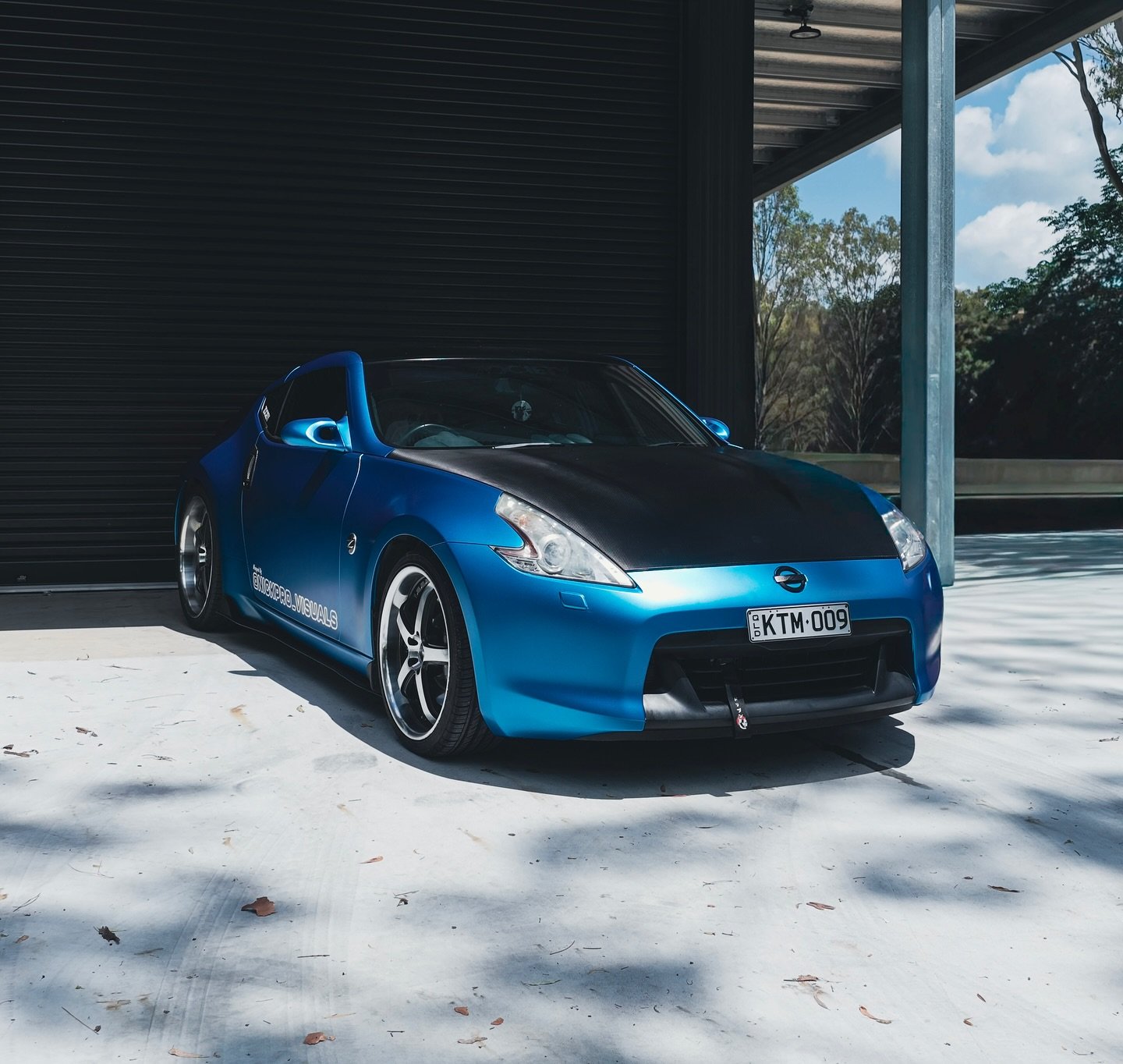 370z Completed with Oracal 970 Azure Blue.