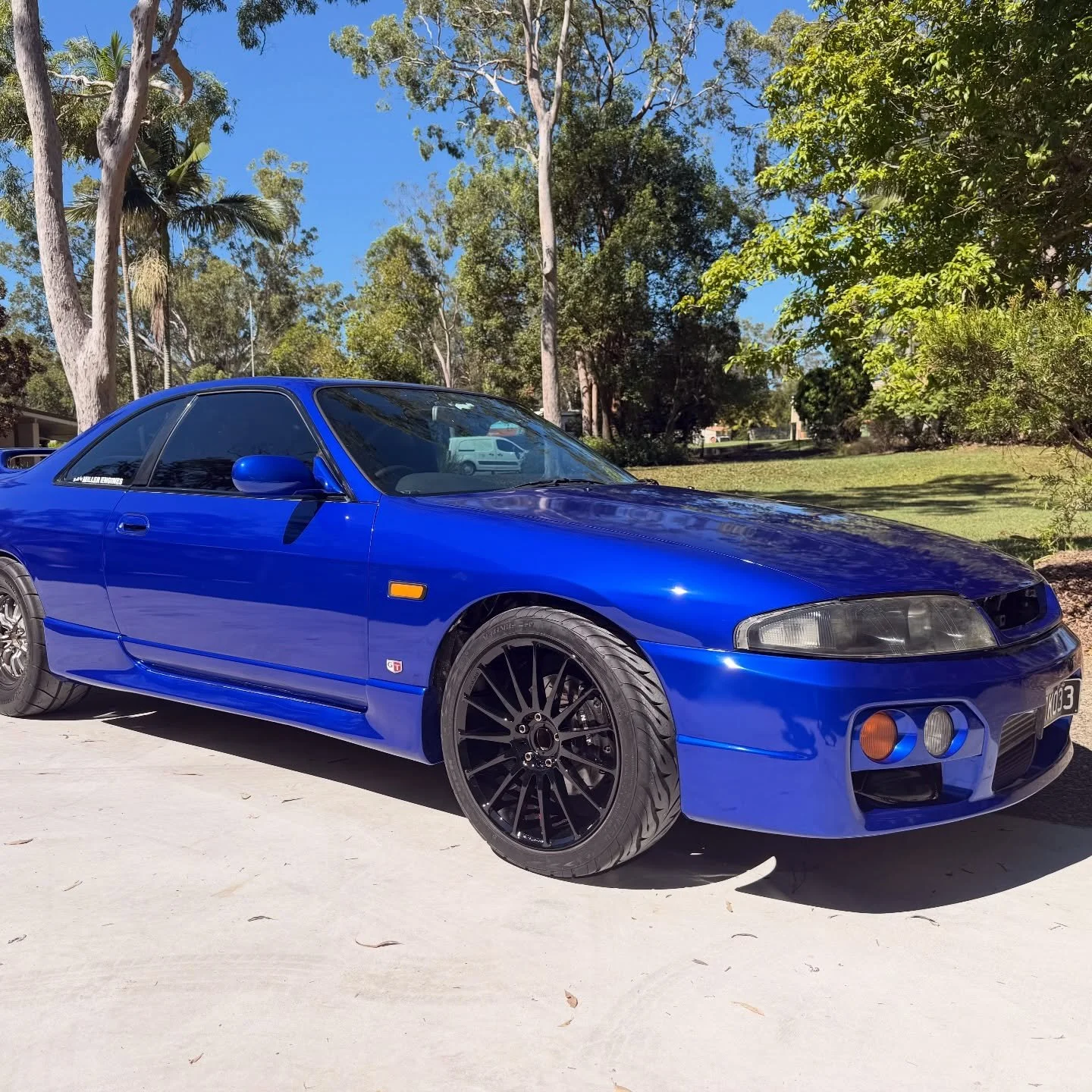 Blue Raspberry from @3m looking absolutely slick on this Nissan R33, topped off with a @gyeon_australia Evo ceramic coating and a full window tint. 

Keep an eye out for this beast at @rollracingbrisbane