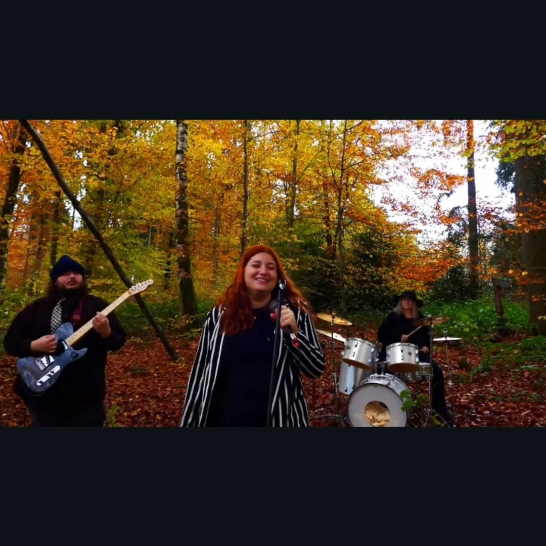 Be Ready!!:) #autumn #curvycurls #ᴍᴜsɪᴄᴠɪᴅᴇᴏ