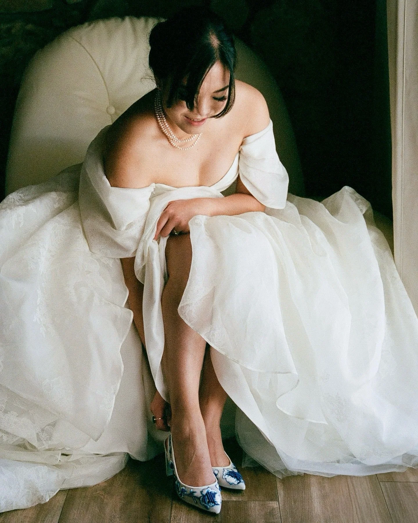 Something about Tracy &amp; Vincent&rsquo;s wedding being captured on film gives it an imperfectly perfect, intentional vibe. 

Venue&nbsp;@ruthbancroftgarden
Full Planning &amp; Coordination&nbsp;@tiffanykay_events&nbsp;@tifftin_tkevents
Photography