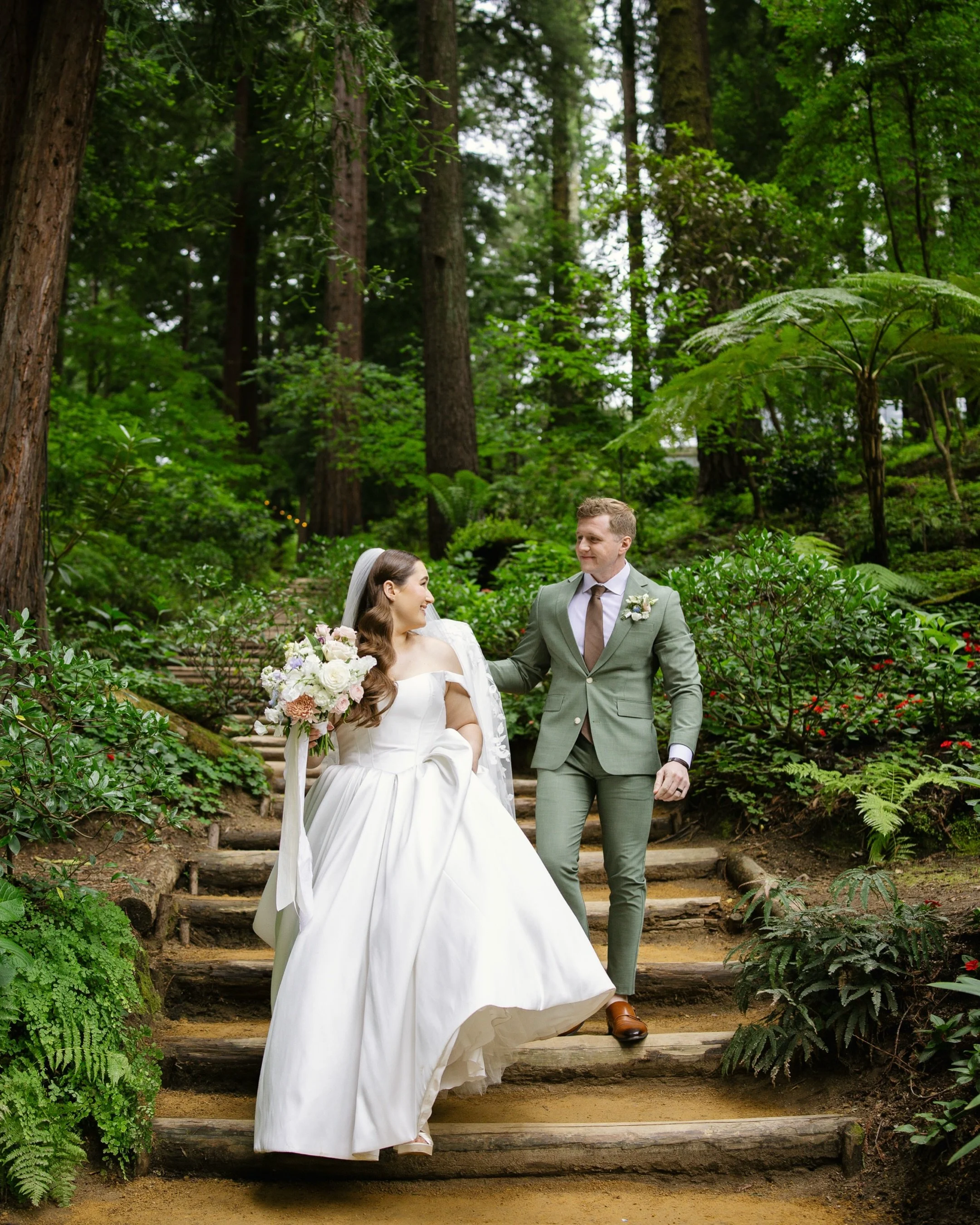 A cloudy wedding day at Nestldown could not keep Madison &amp; Cole&rsquo;s love from radiating, which was felt by the generations of friends and family who attended the wedding.

Venue: @nestldownevents
Photography: @inspiredbystudio
Videography: @e