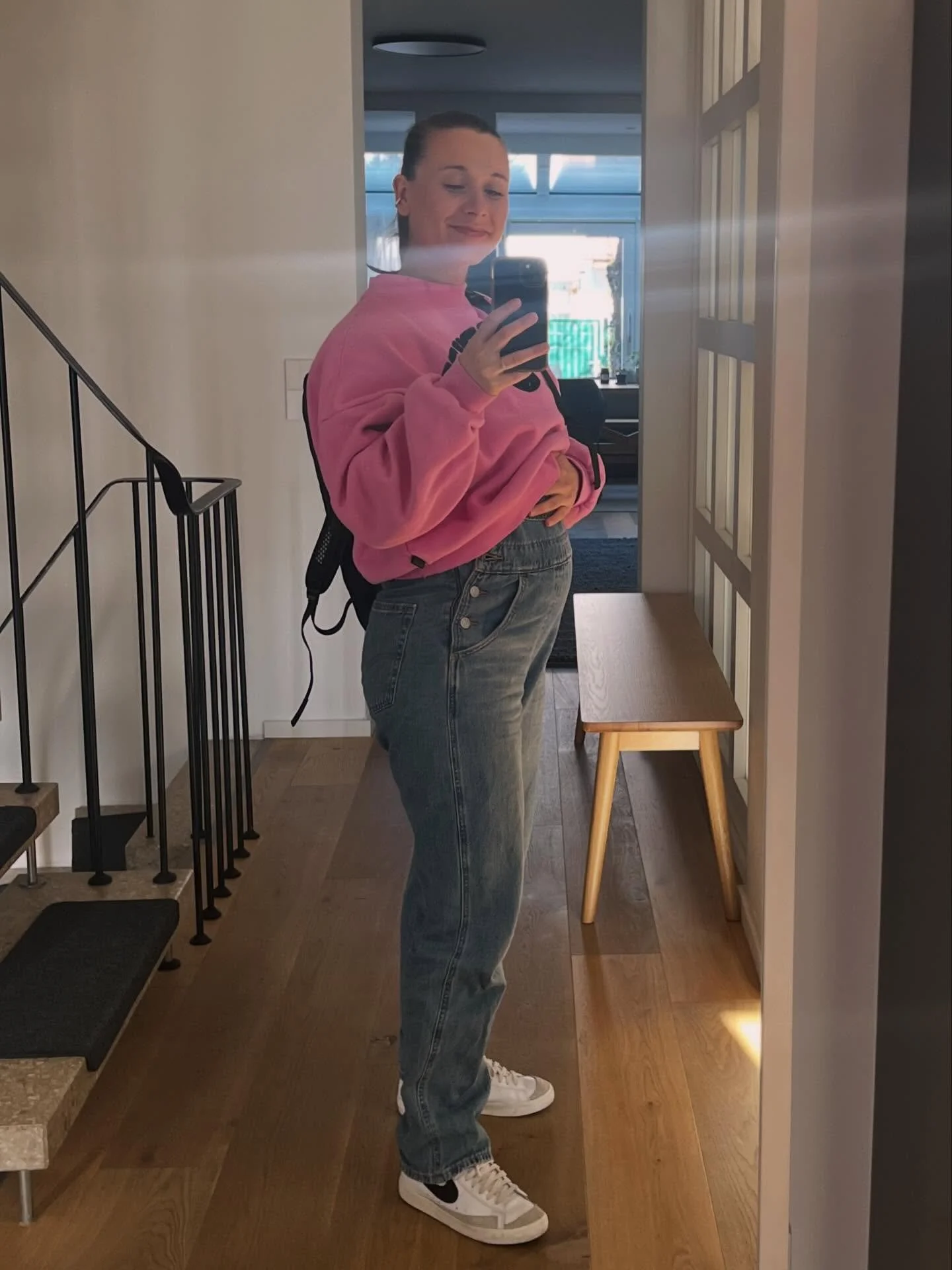 In these last weeks I was grateful for 

Deep conversations with dear friends and so much support of other women in my community. 

A new way of experiencing my sadhana as the weeks pass and the body is ever changing in size, what feels comfortable a