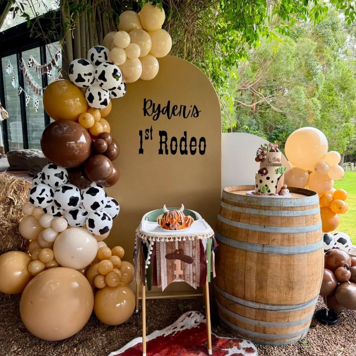 Stay Golden Event Hire Gold Coast: 18th birthday balloon backdrop with custom signage, table setup and outdoor props.