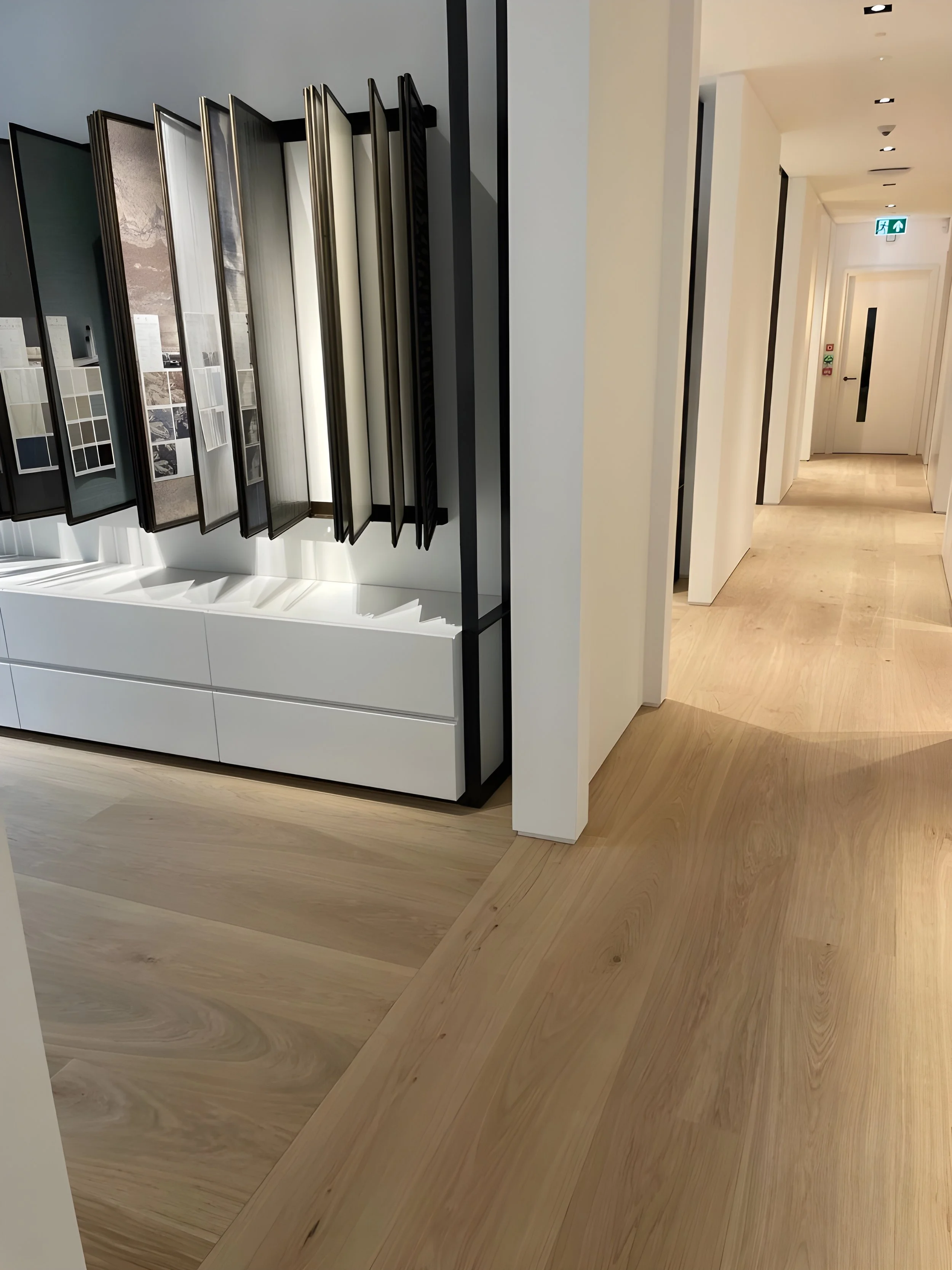 Luxury retail gallery london- Elesco 5.JPG