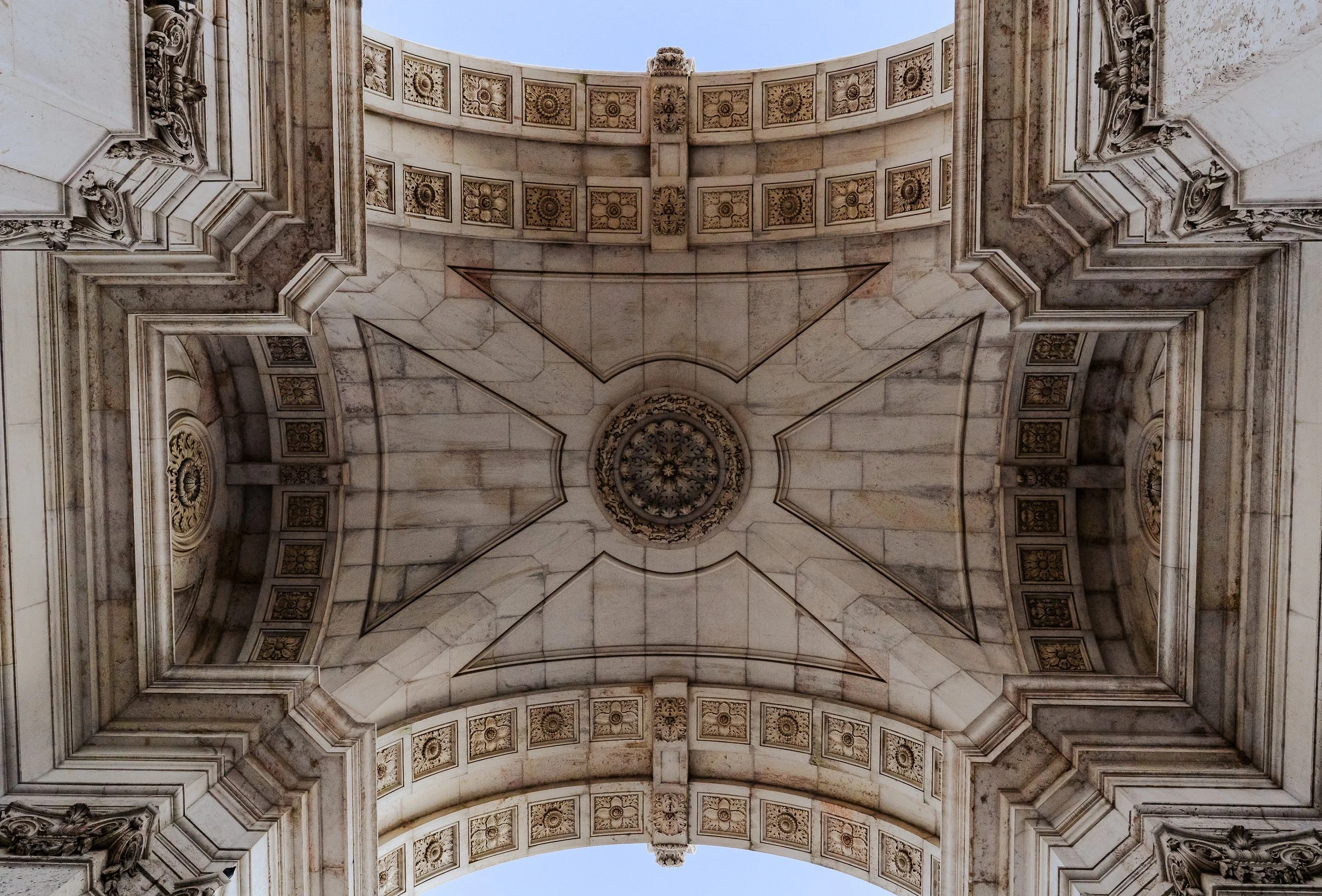 Everyday concierge support in Lisbon — personal concierge service for life in Portugal with Migra