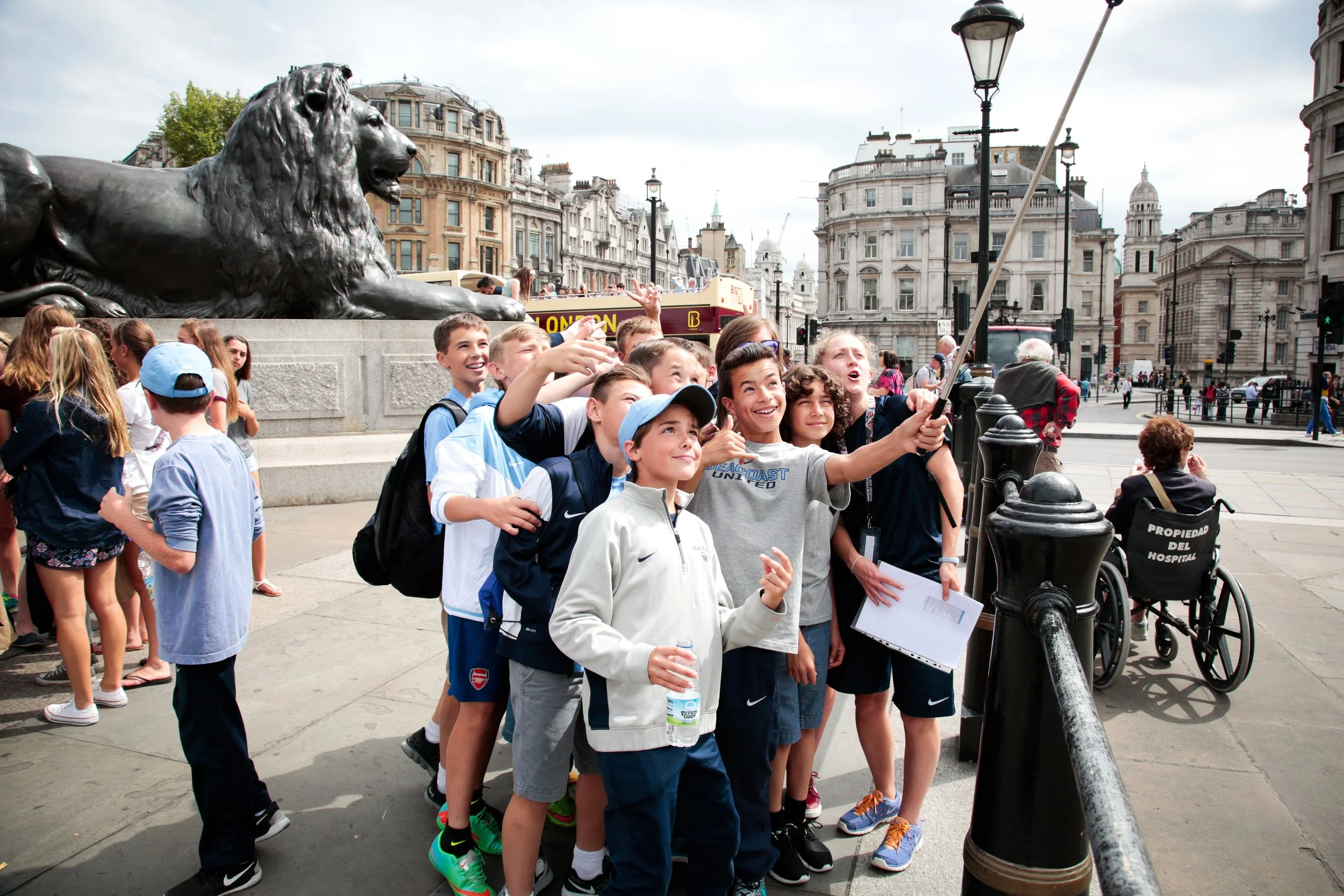 Students on Winchester summer programme visiting London to improve their English