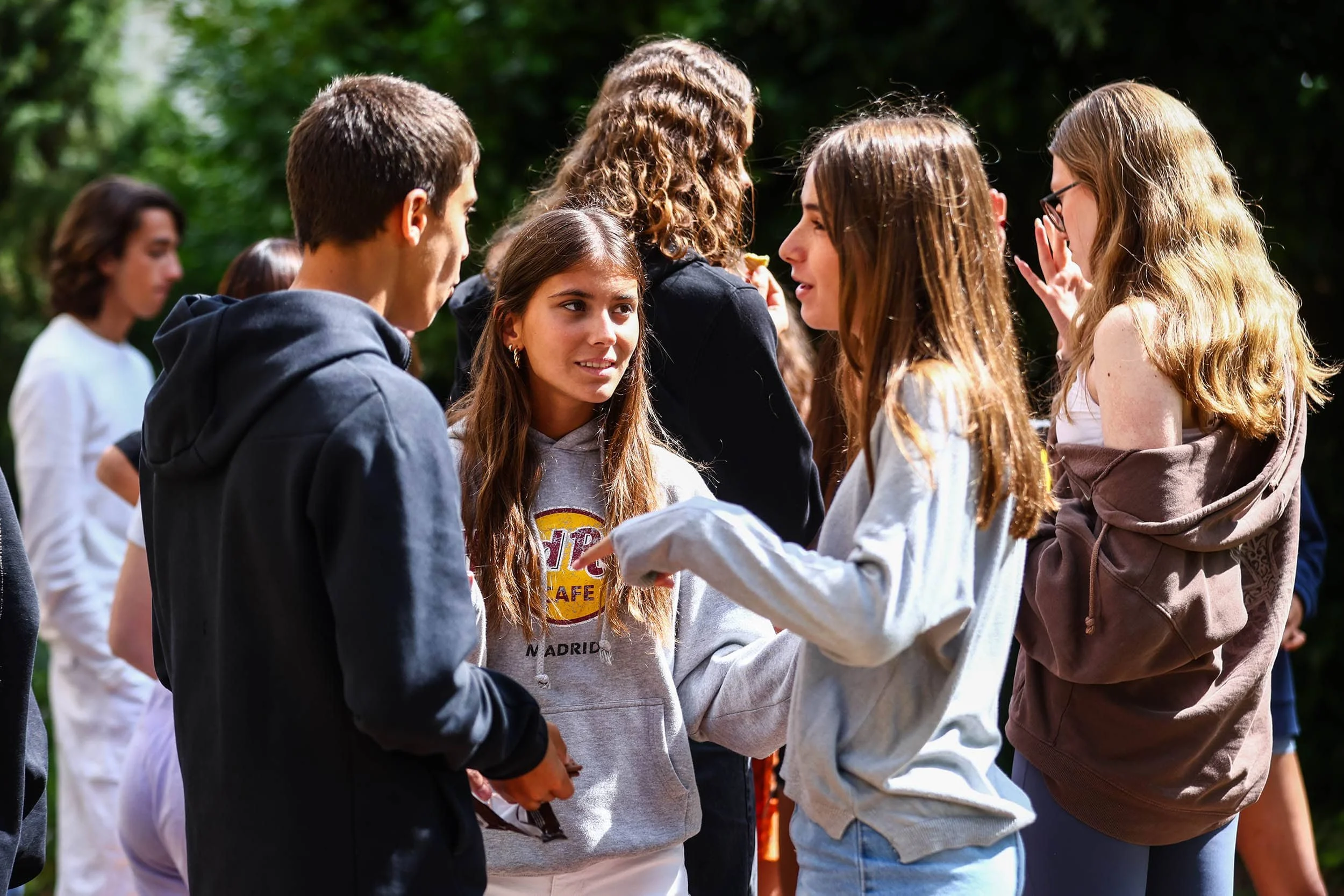 Students arriving at Winchester for the summer