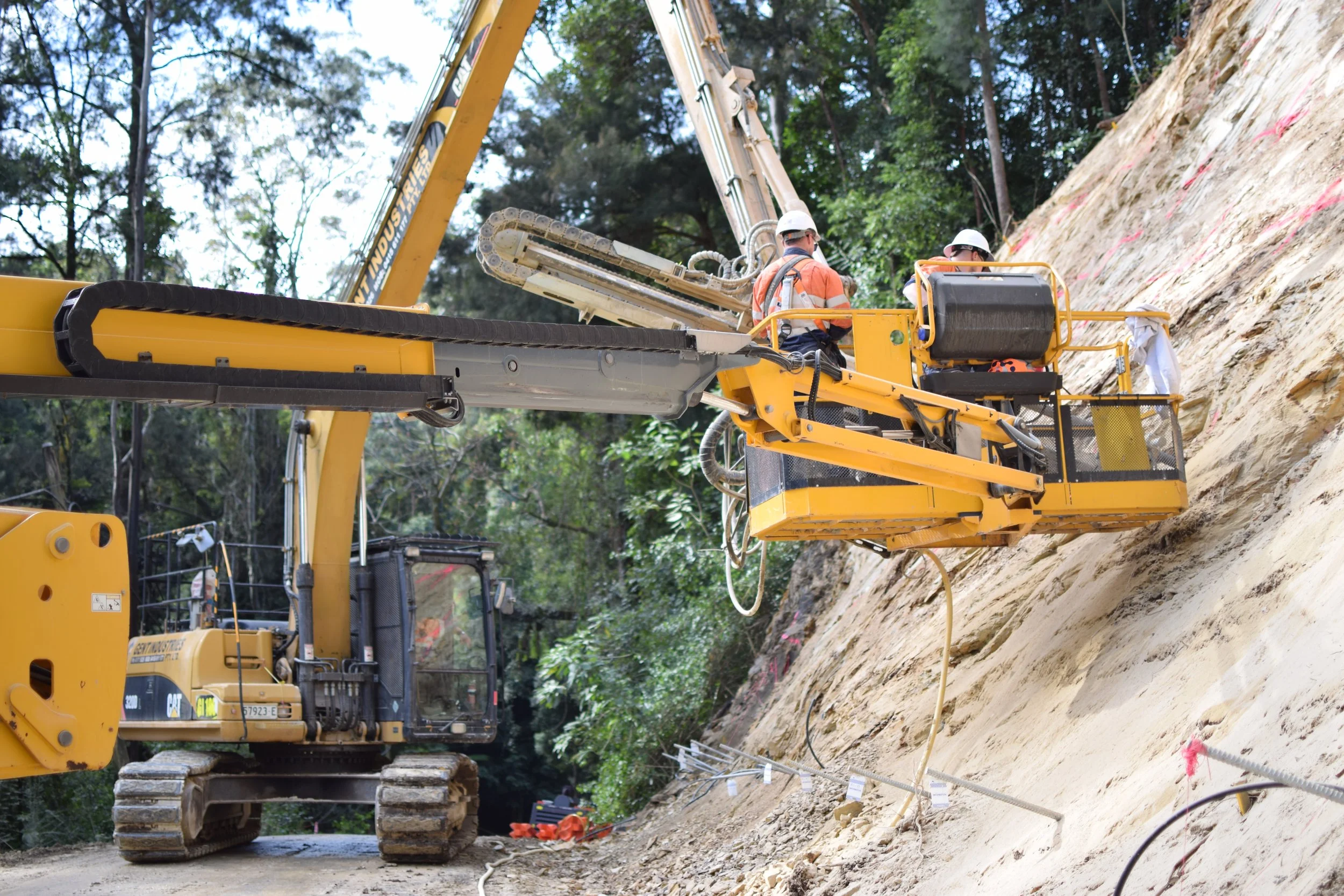 DESCRIPTION / SERVICE