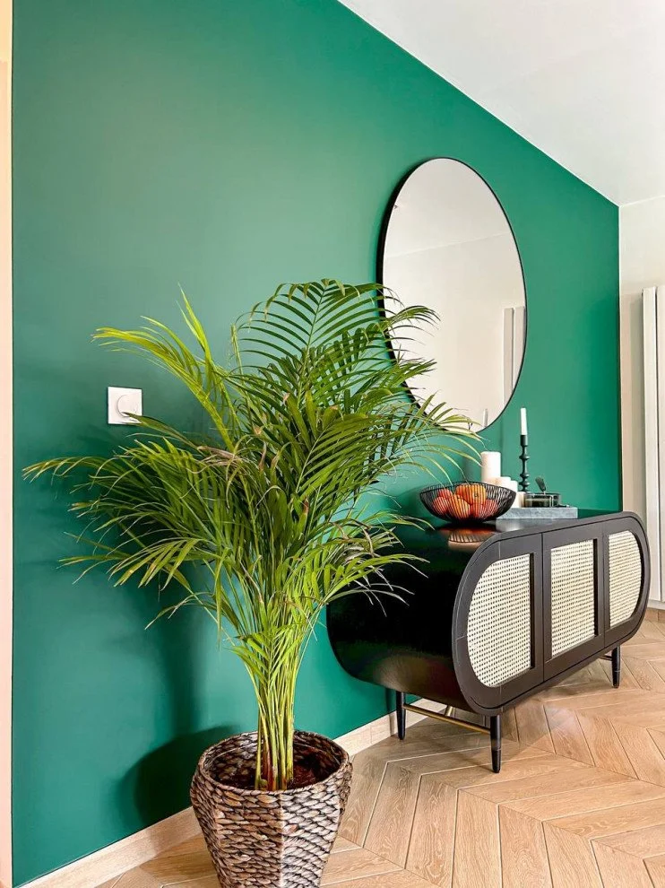 A l’achat de cette belle bâtisse, N. souhaitait revoir l’entièreté de l’organisation de la maison.

Avec MEDesign, toute la circulation de l’intérieur a été revue. En plus de l’isolation et de la plomberie, le logement a fait peau neuve du côté élect