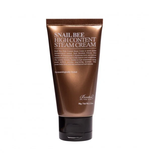 Benton Snail Bee High Content Steam Cream crème hydratante K-Beauty réparatrice avec bave d'escargot et venin d'abeille pour apaiser et nourrir peau sèche.