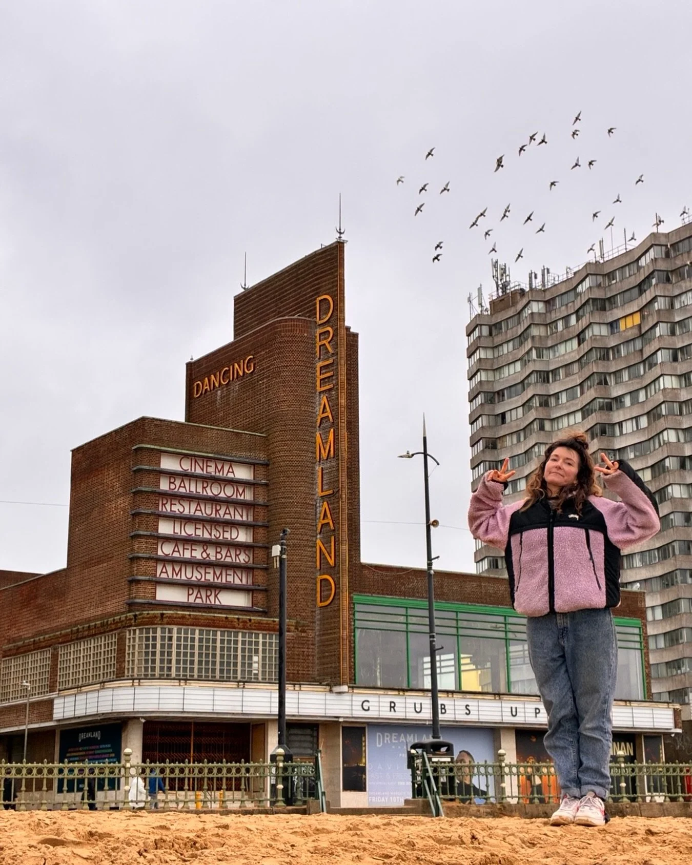 Happy International Women&rsquo;s Day.

@joolesypoosey &ndash; the beating heart of Pink Moon and the centre of my world.

#internationalwomensday #grubsup #dreamland