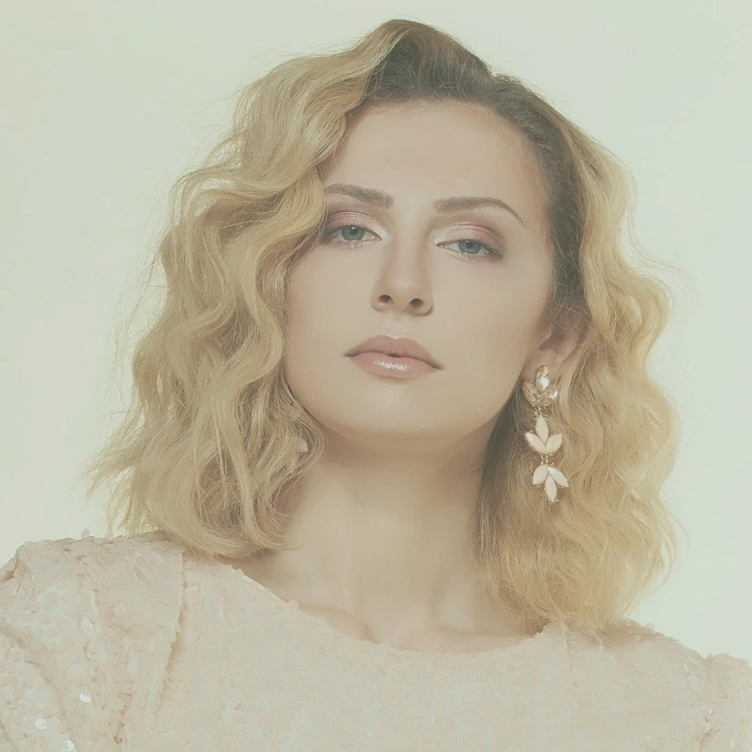 Editorial.

#fashion #maquiagem #maquillador #artist #instagram #makeup #editorial
#golden #shooting #maquilladorprofesional #picoftheday #hairstylist
