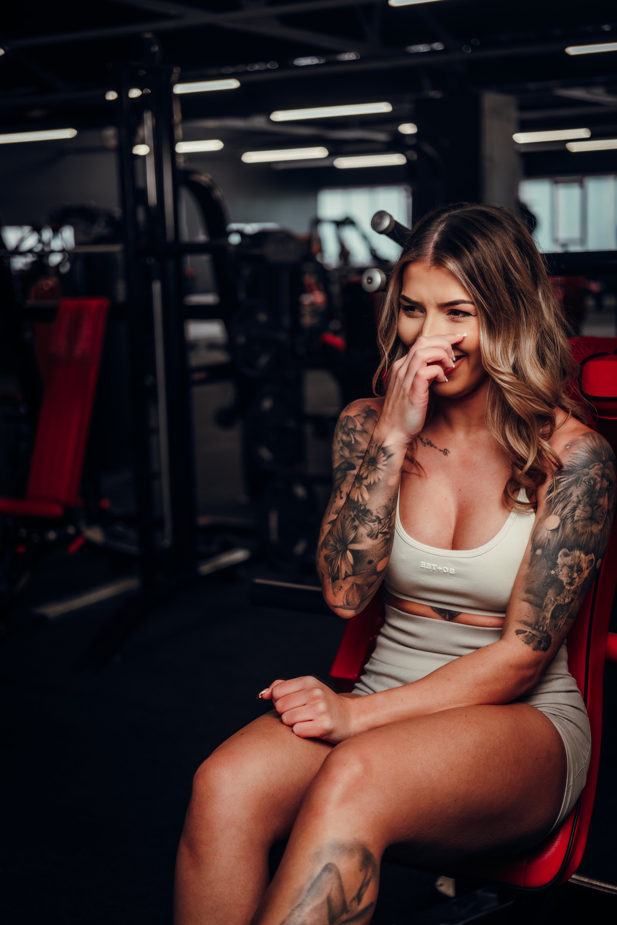 Naomi Shoot Empire Laughing 2x3.JPG