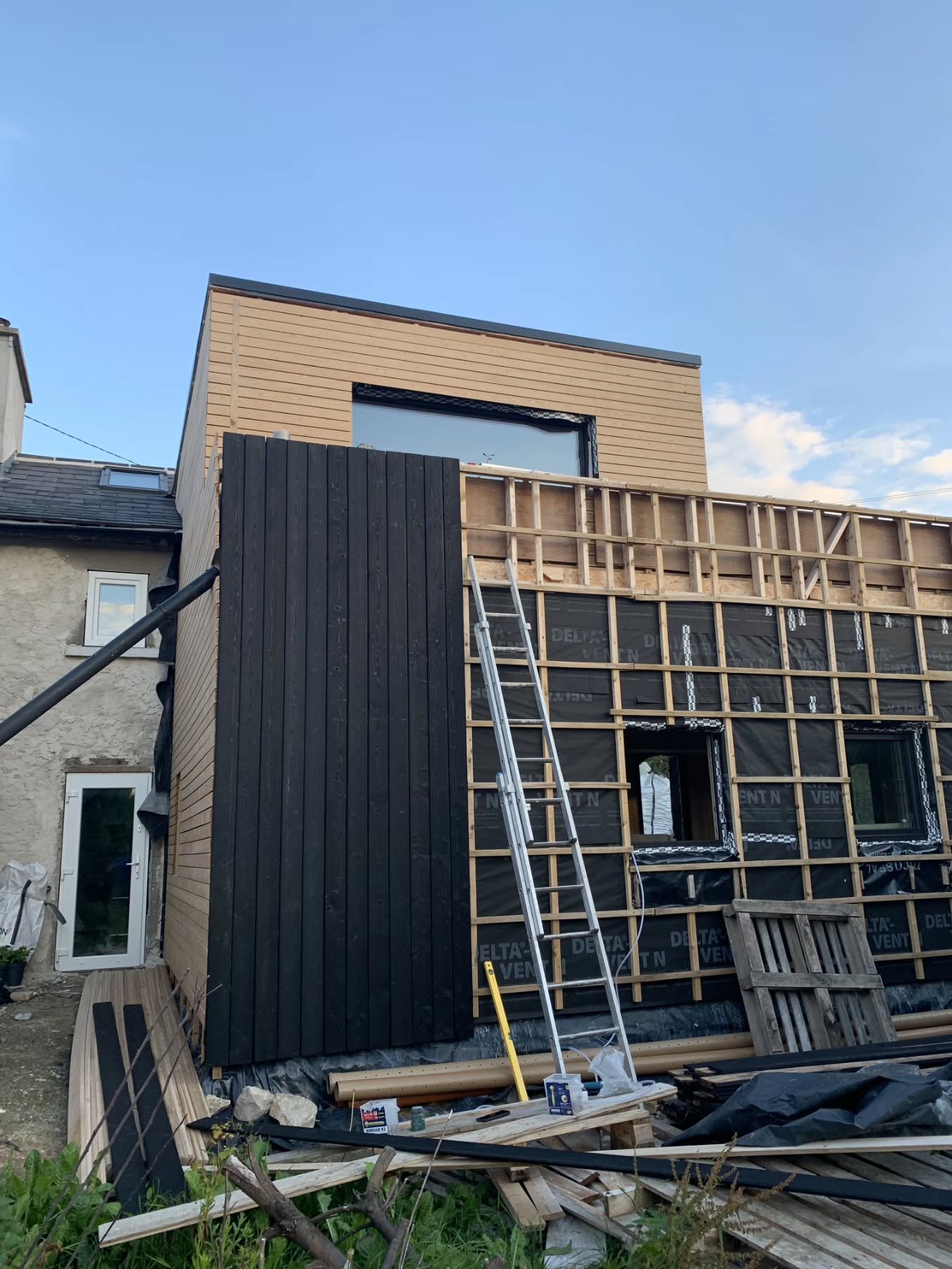 🌲 Why Choose Larch Cladding?

Strong, durable, and made for Irish weather 🌧️

✨ Naturally resistant to rot
✨ Low maintenance &ndash; weathers to a beautiful silver-grey
✨ Sustainable &amp; renewable
✨ Warm, timeless look

We also love using SiOO:X 