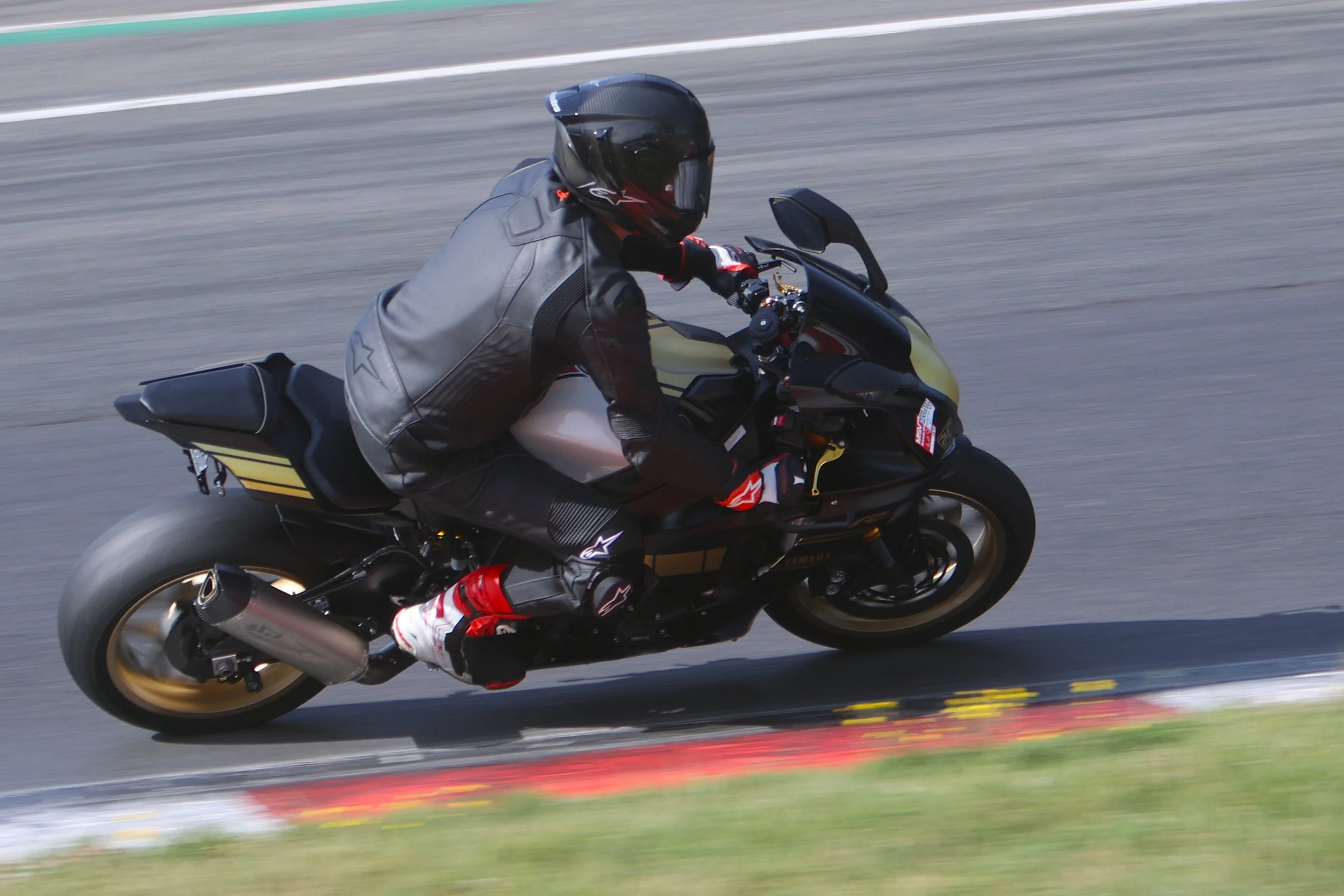 BB012858 crop.JPG