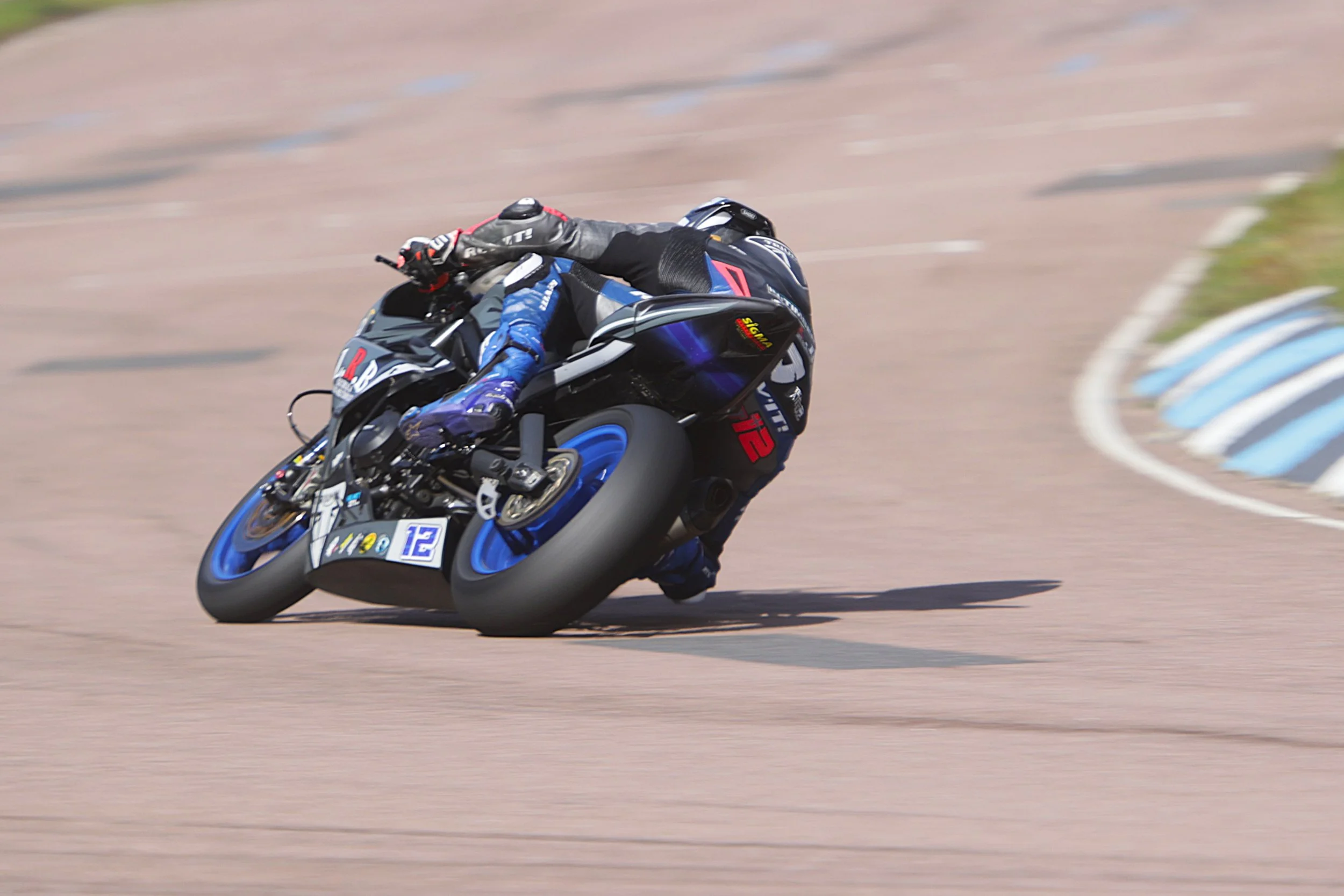 BB018877 crop.JPG