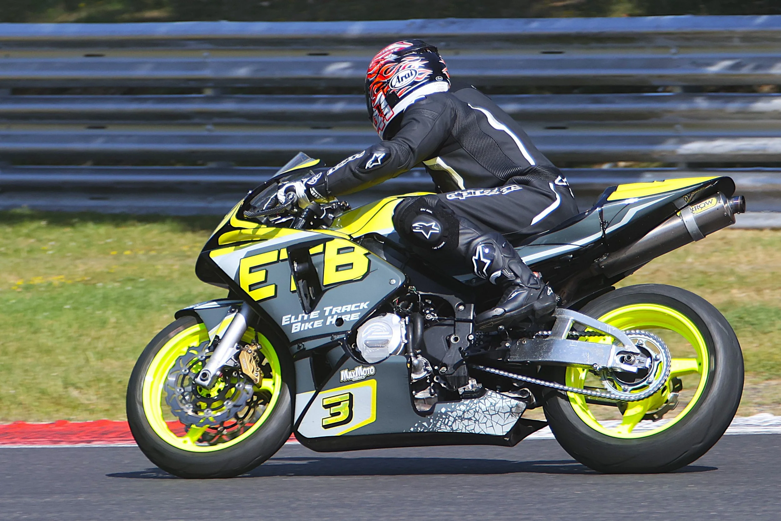 BB013290 crop.JPG