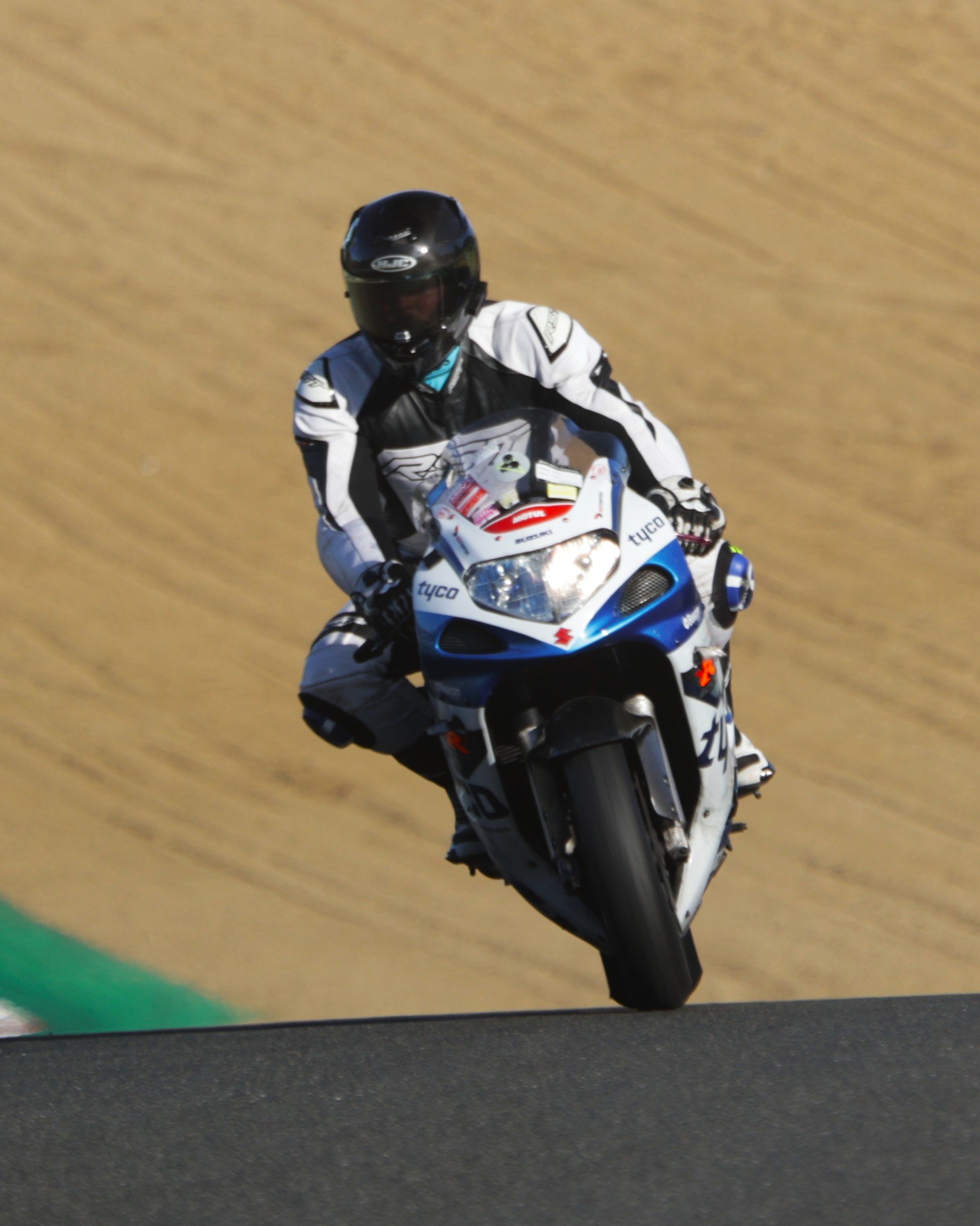 BB011058 crop.jpg