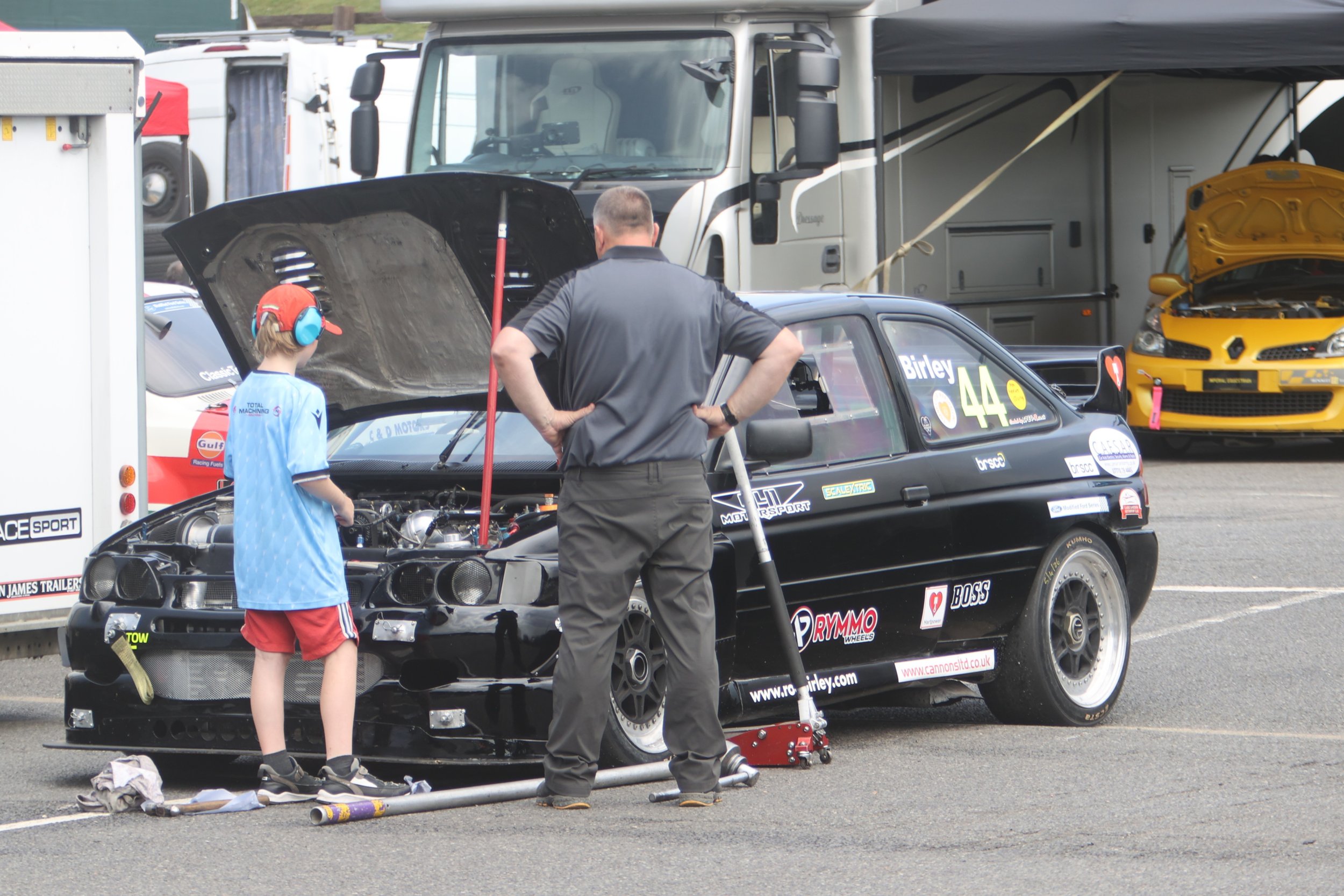 Life in the Pits - LHMC Race Day
